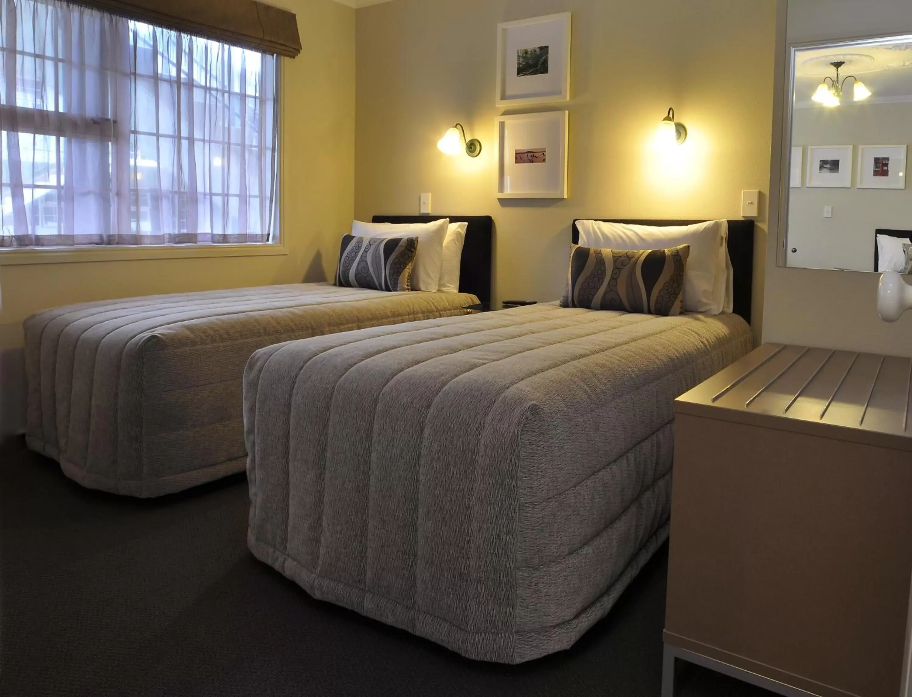 Bedroom, Bed in Silver Fern Rotorua Suites & Spa