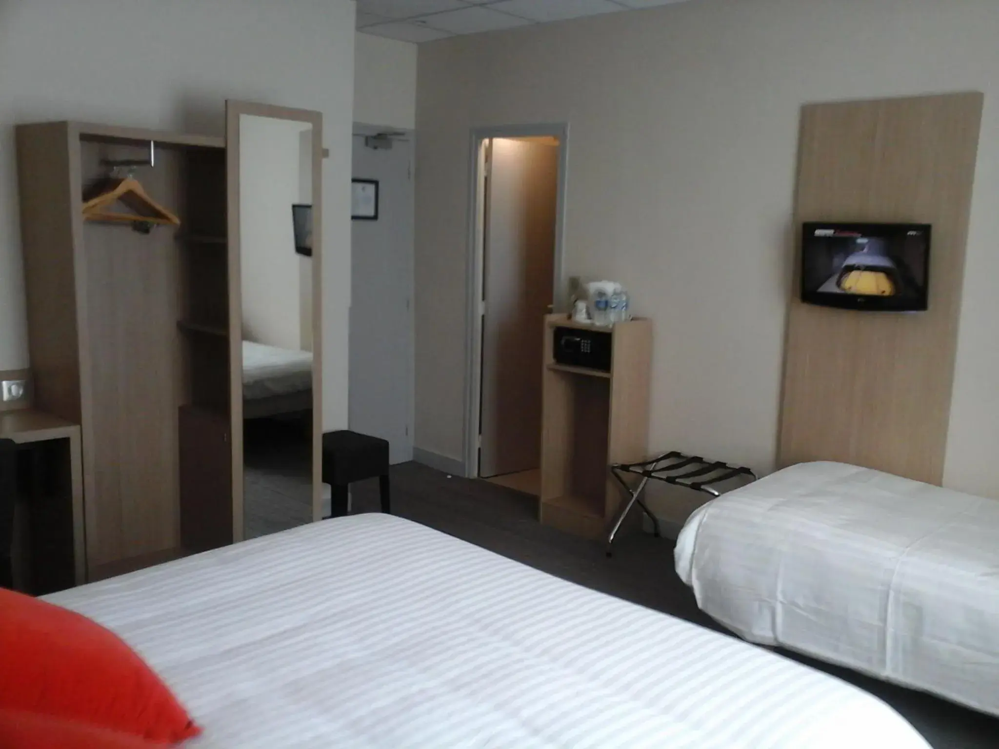 Triple Room in Hôtel Carmin
