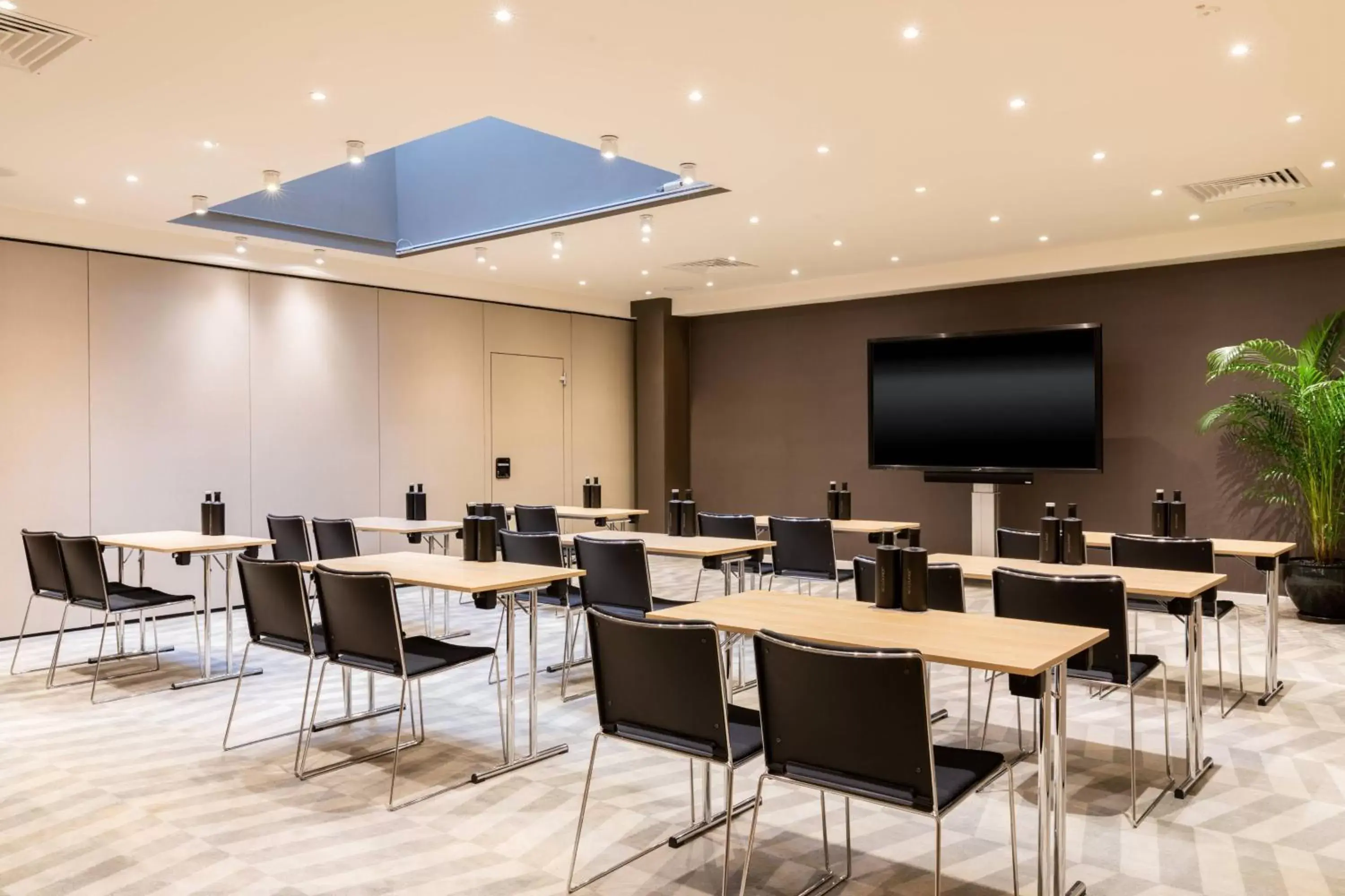 Meeting/conference room in AC Hotel by Marriott Berlin Humboldthain Park