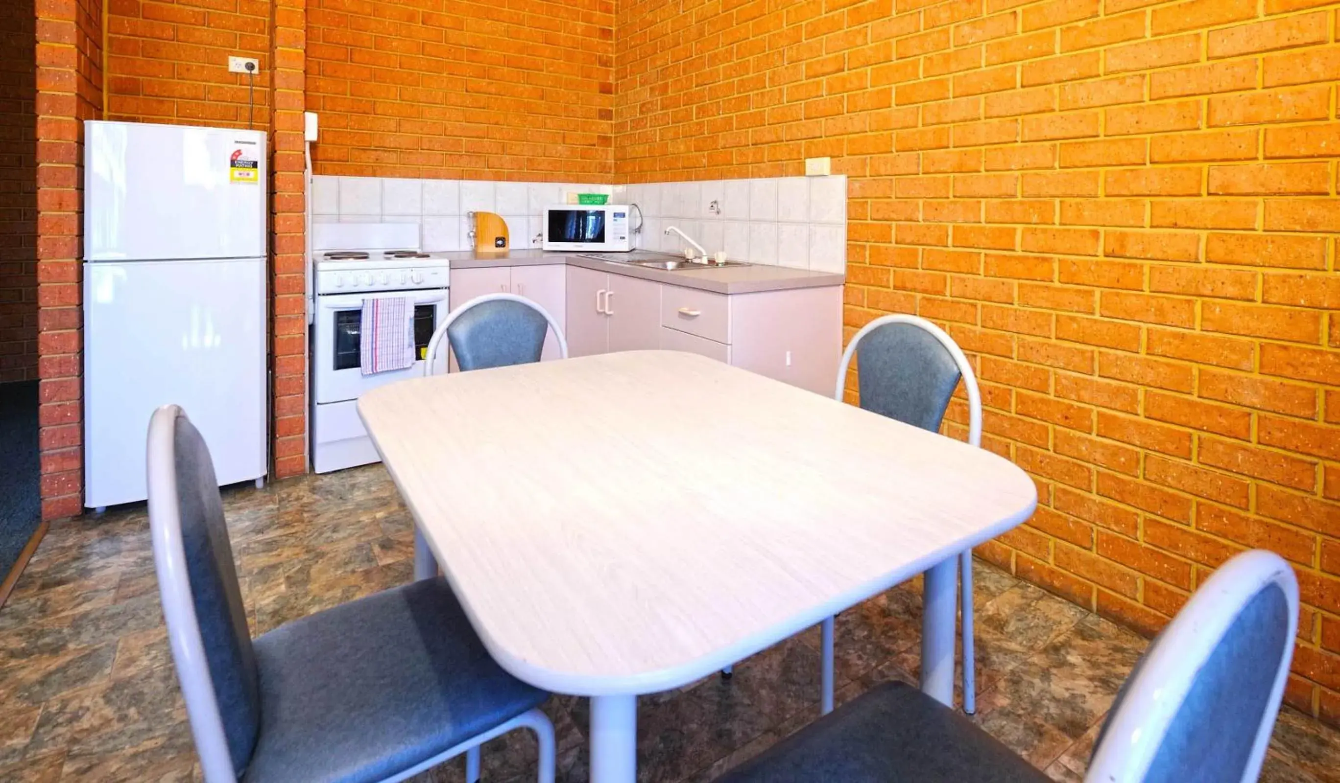 Dining Area in Abrolhos Reef Lodge