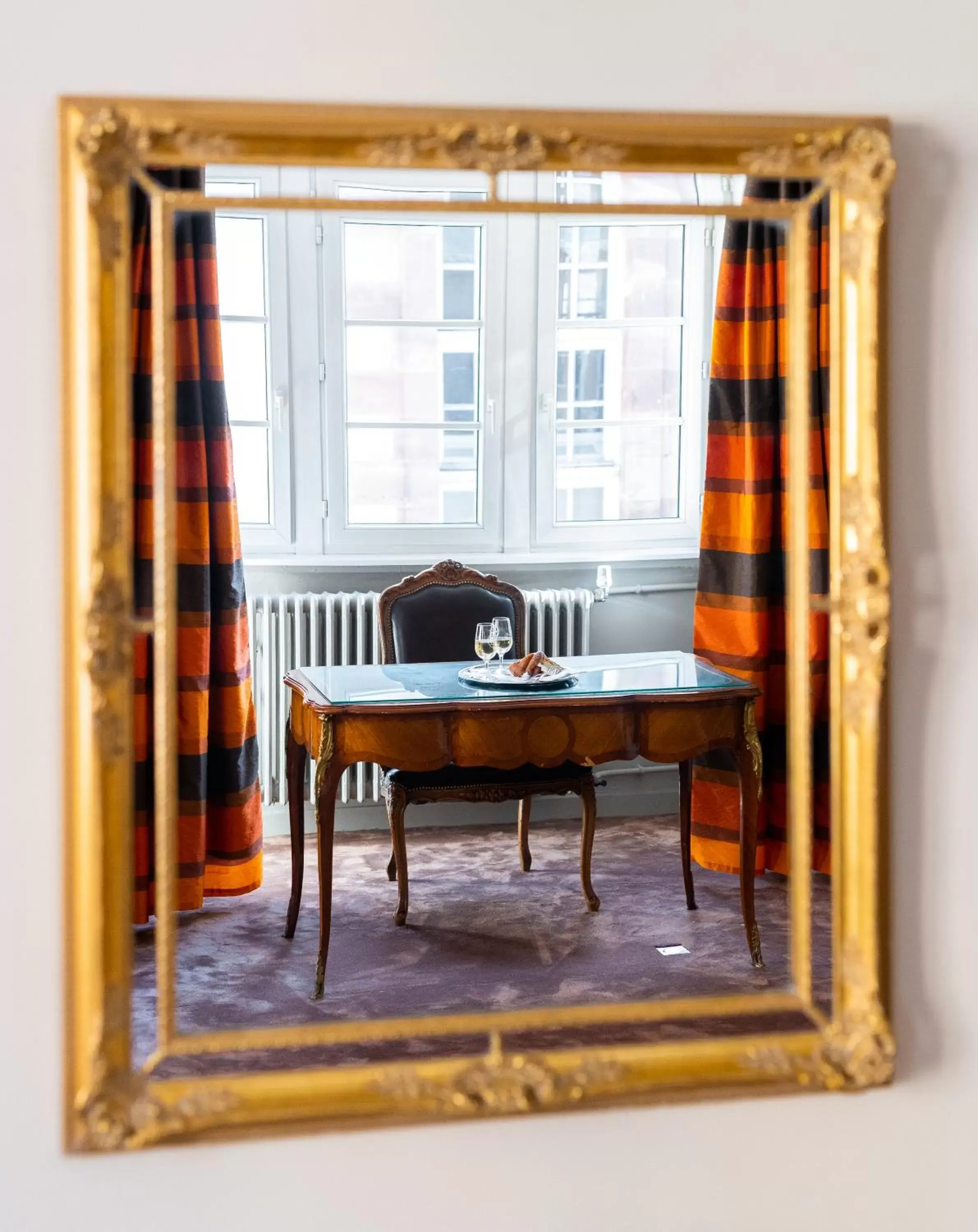 Seating area in Hotel Suisse