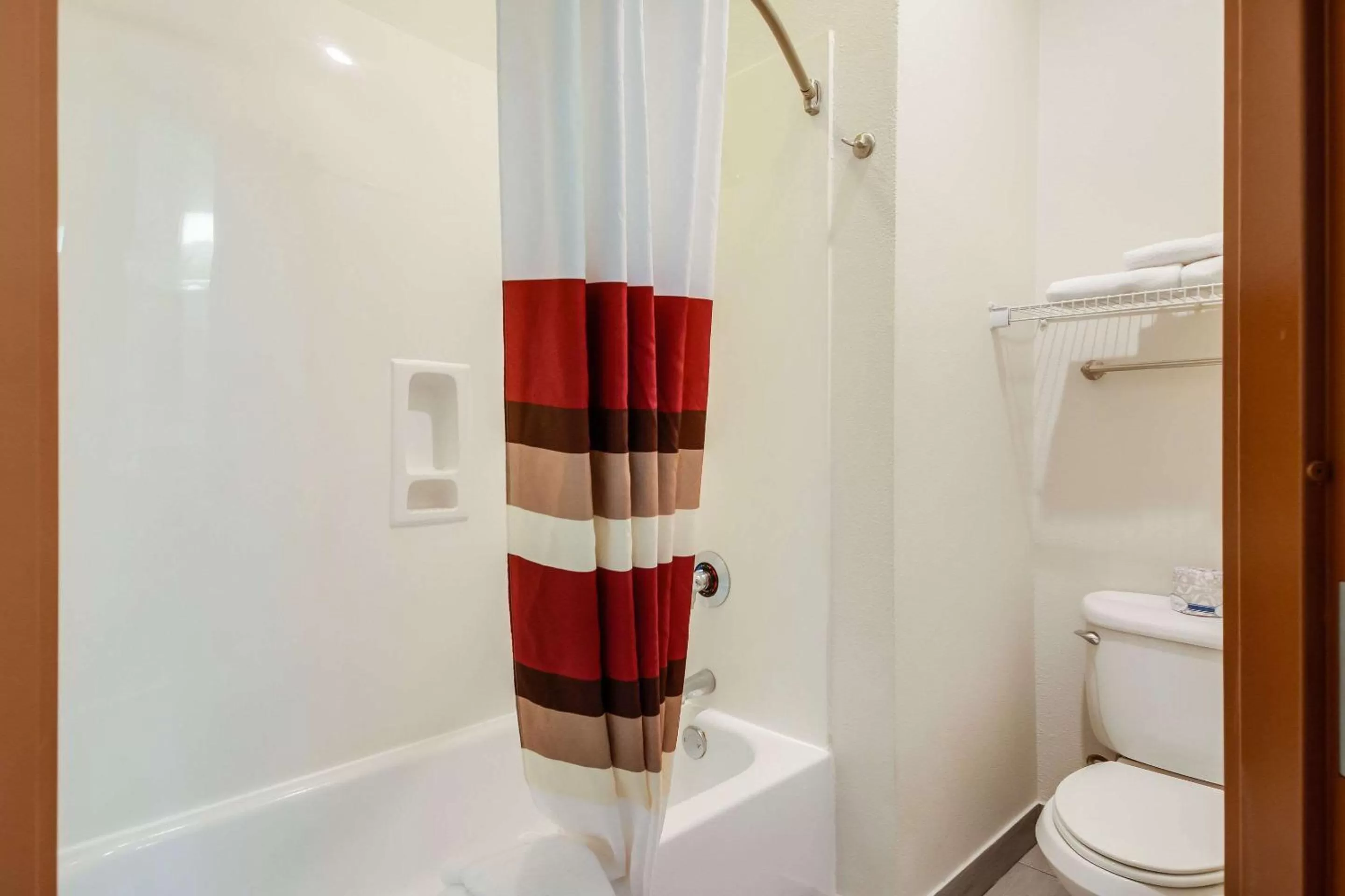 Bathroom in Econo Lodge Laredo