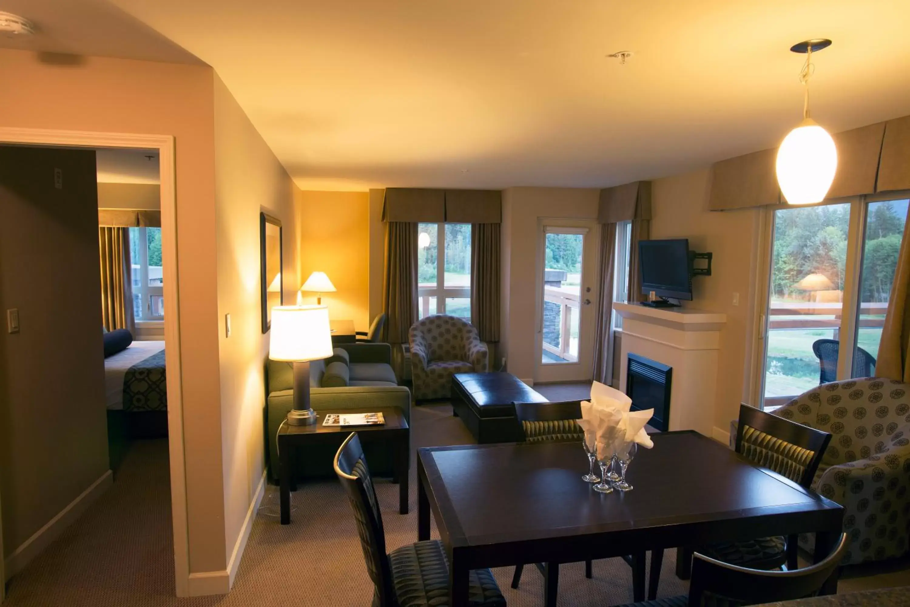 Shower, Seating Area in Executive Suites Hotel and Resort, Squamish