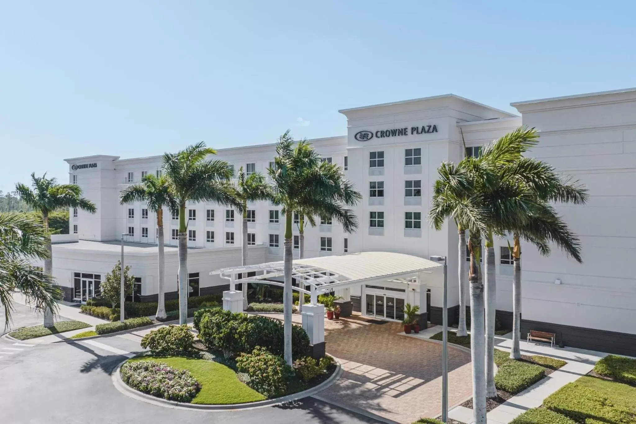 Property Building in Crowne Plaza Fort Myers Gulf Coast, an IHG Hotel