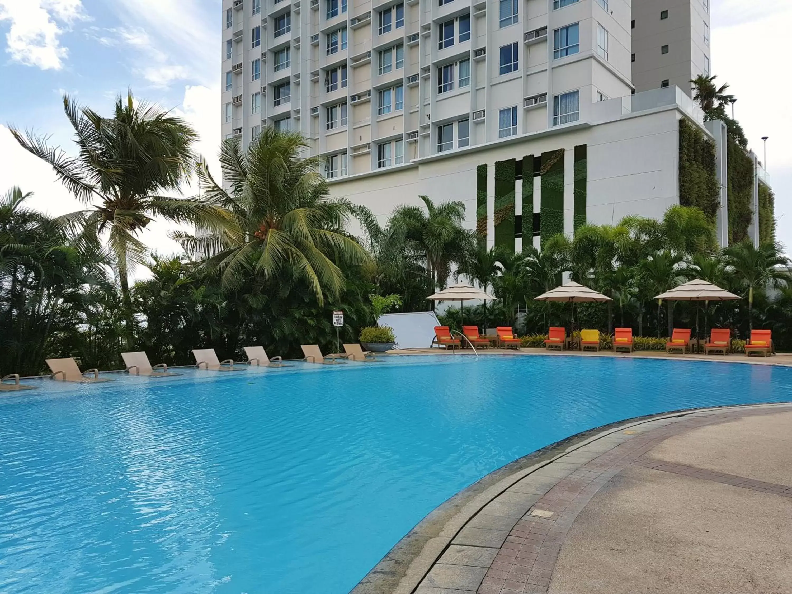 Swimming pool in Marco Polo Plaza Cebu