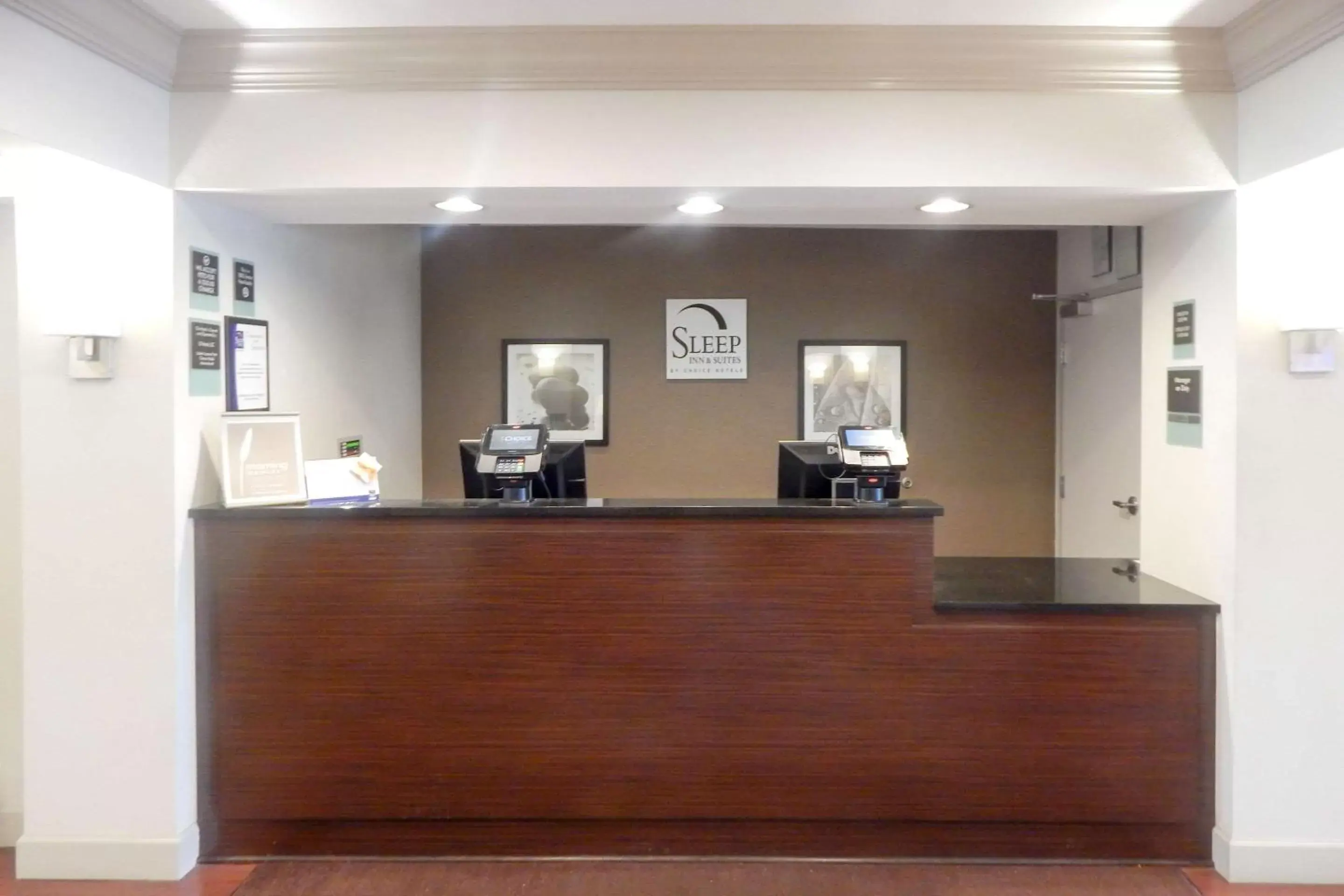 Lobby or reception, Lobby/Reception in Sleep Inn & Suites near Liberty Place I-65