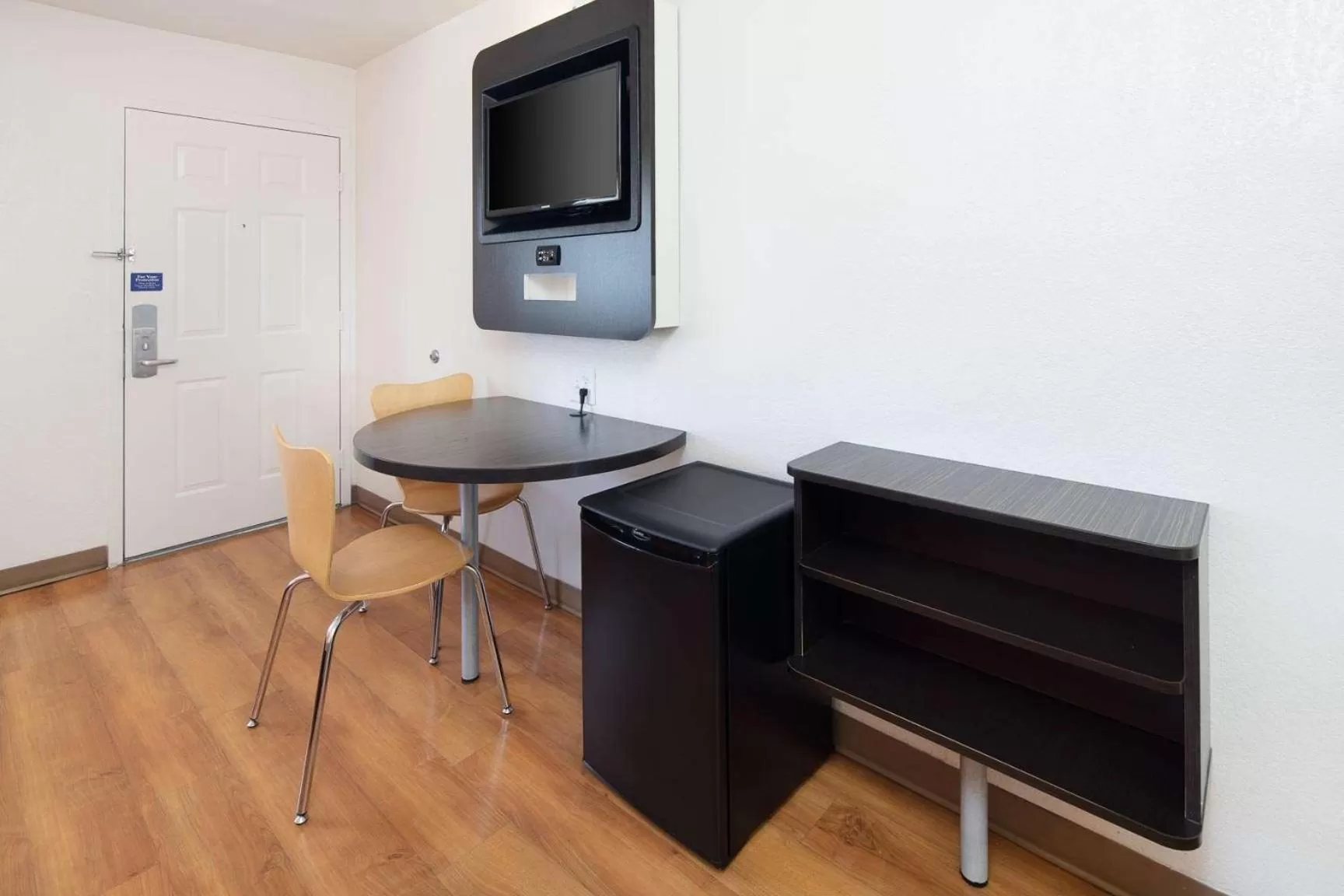 Bedroom in Motel 6-Arcadia, CA - Los Angeles - Pasadena Area