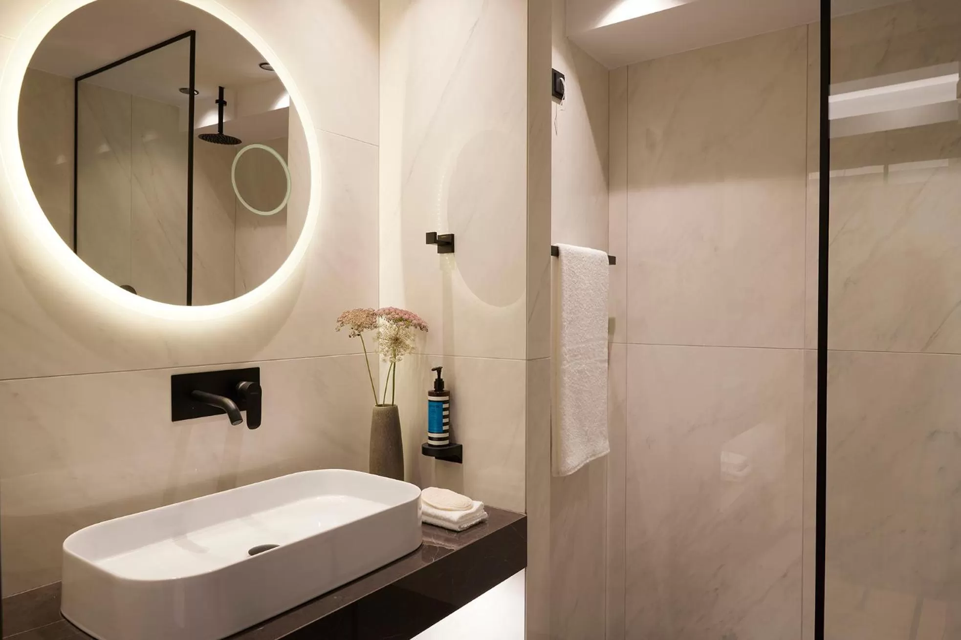 Bathroom in Teight Hotel