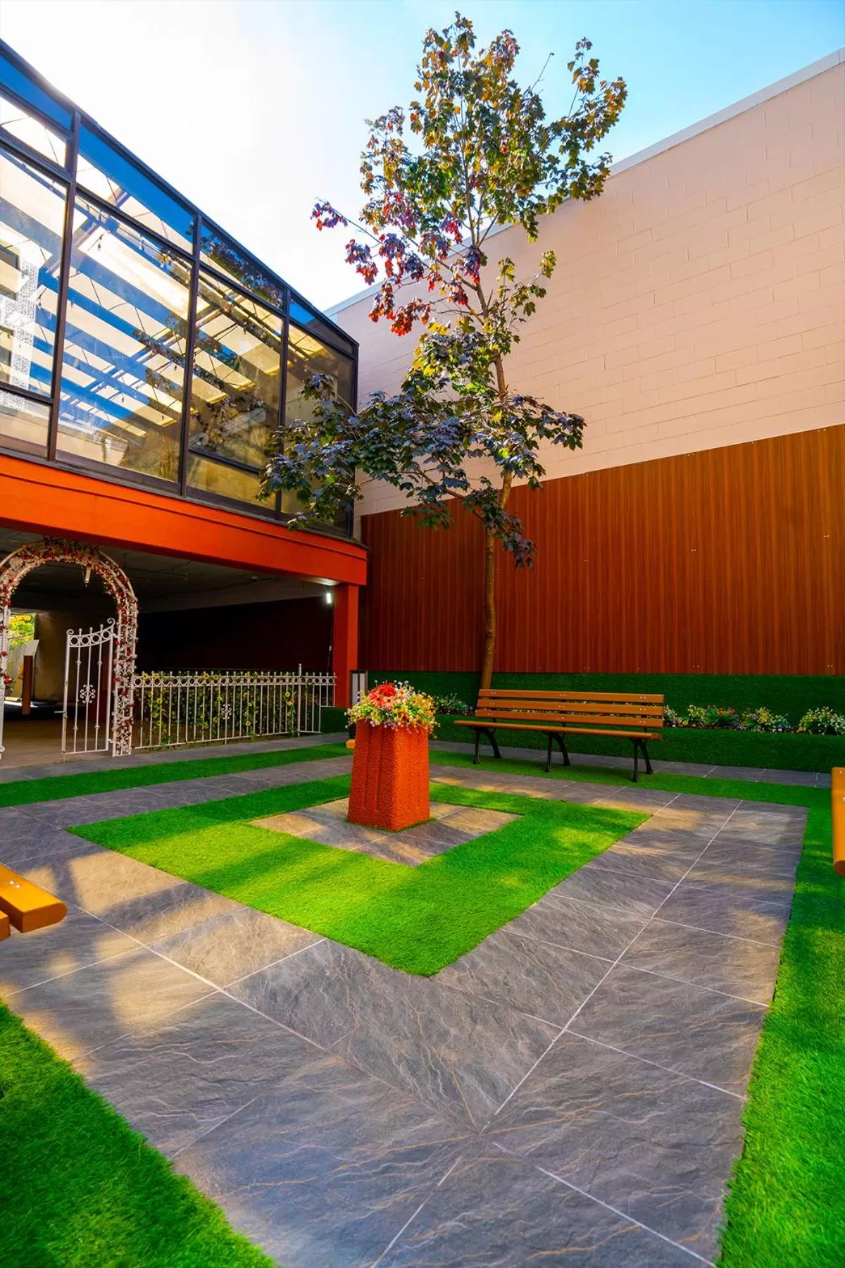 Garden view in Philly Inn & Suites