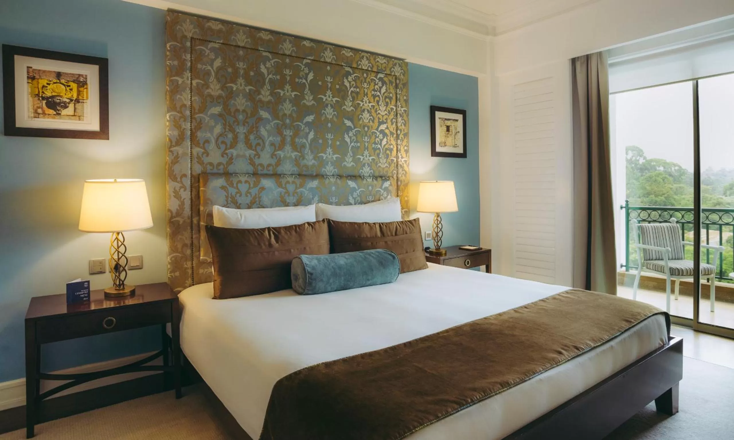 Bed in Villa Rosa Kempinski