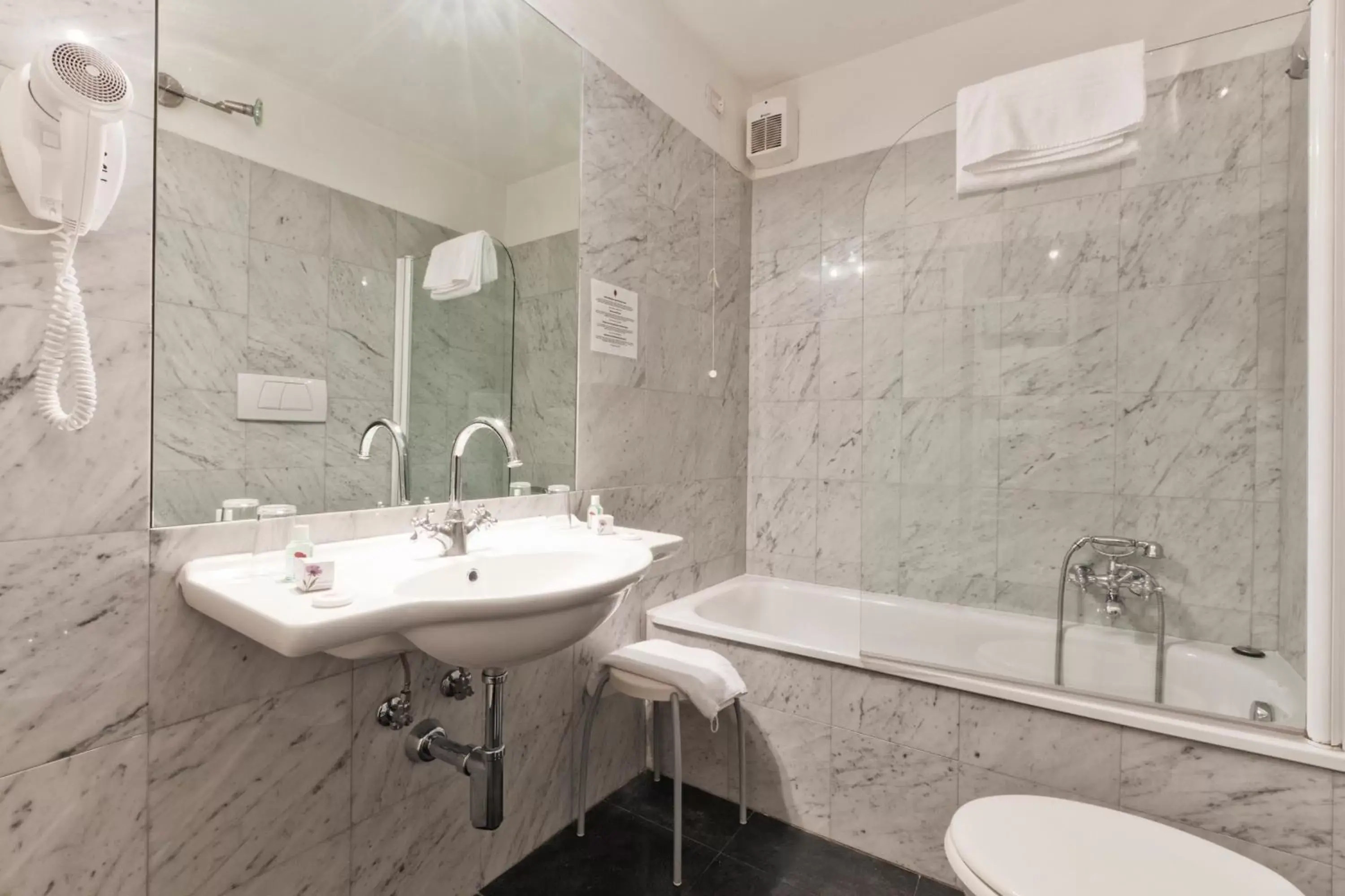 Shower, Bathroom in Palazzo Cendon Piano Antico