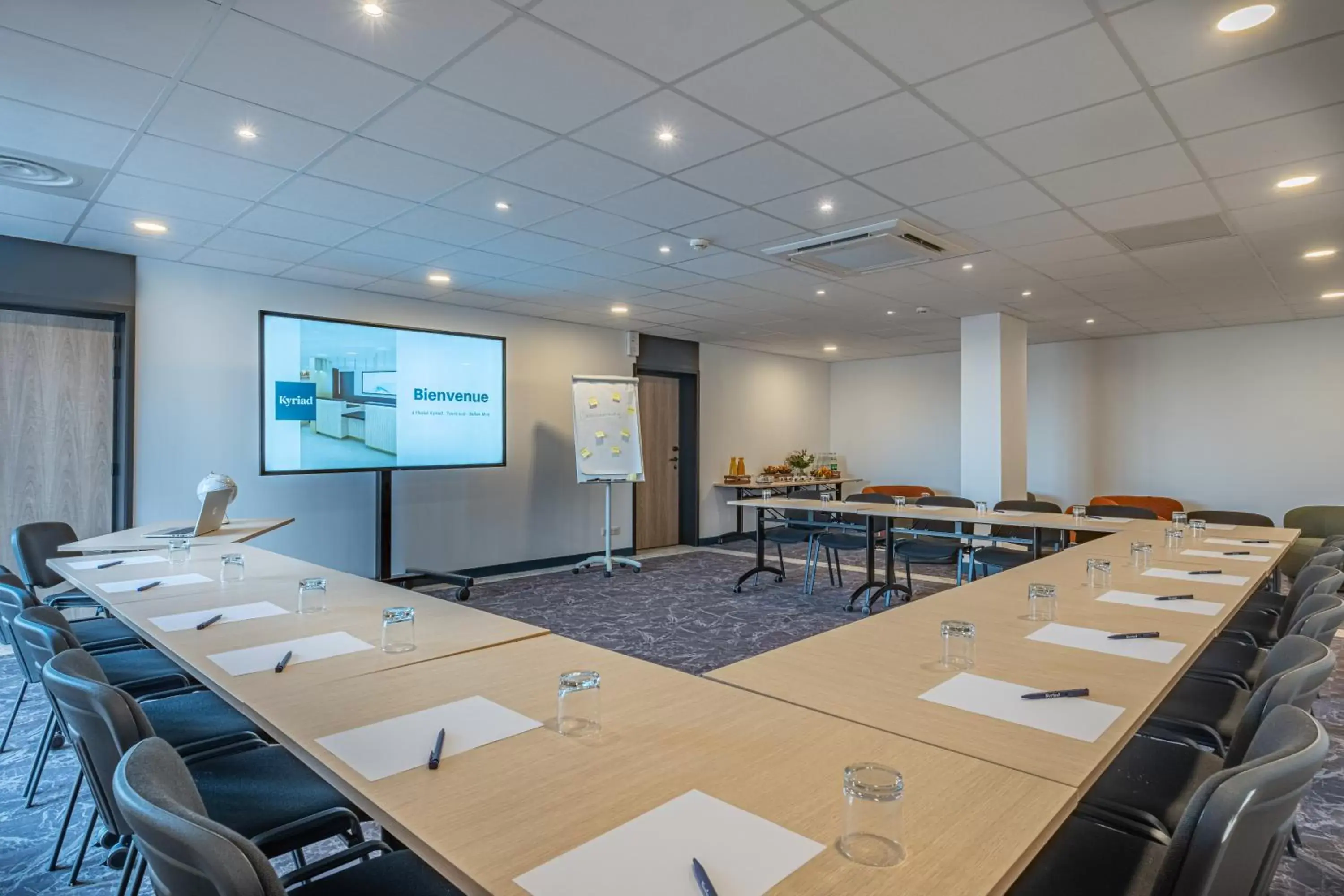 Meeting/conference room in KYRIAD Tours Sud - Ballan Mire