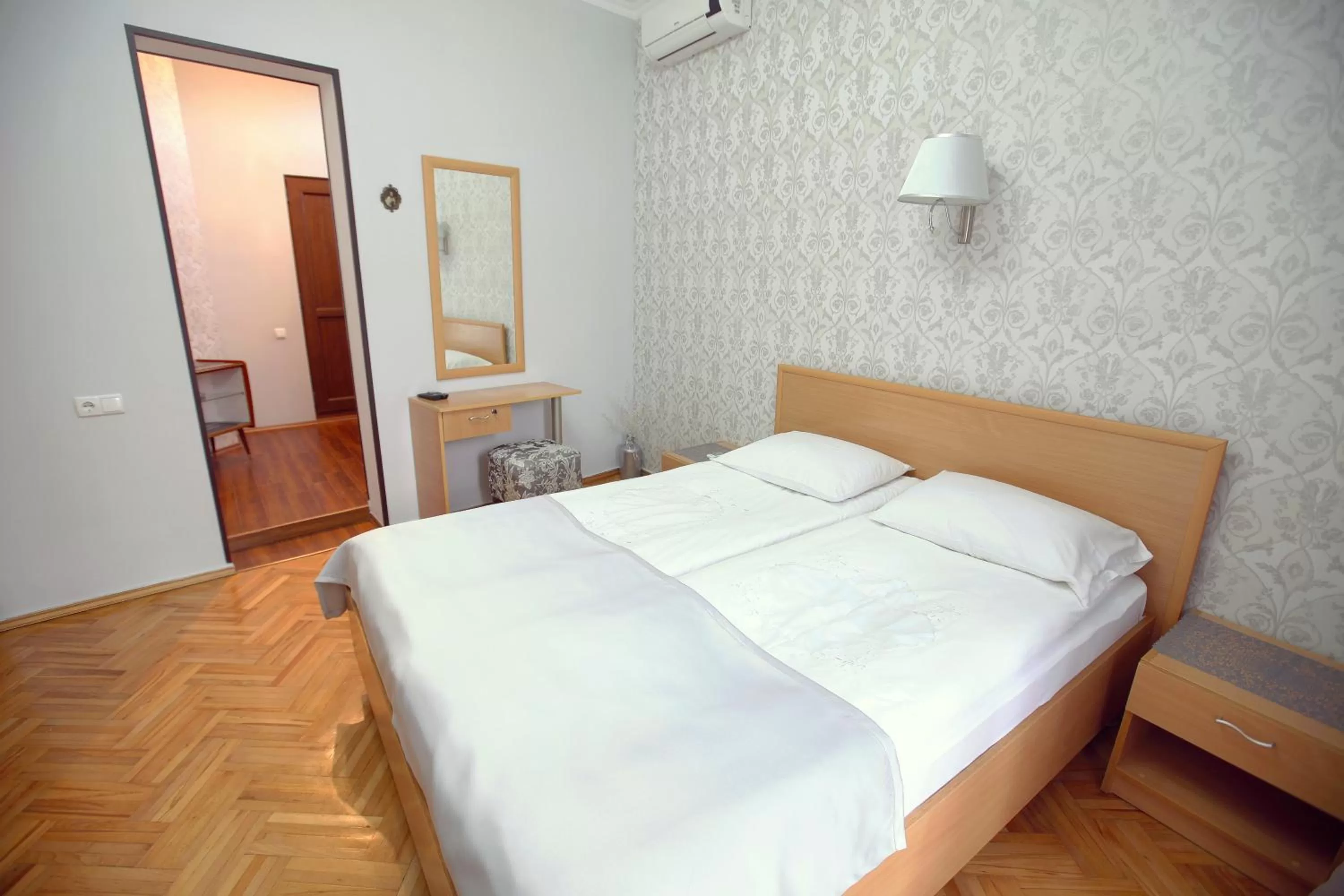 Bedroom, Bed in Silver Hotel