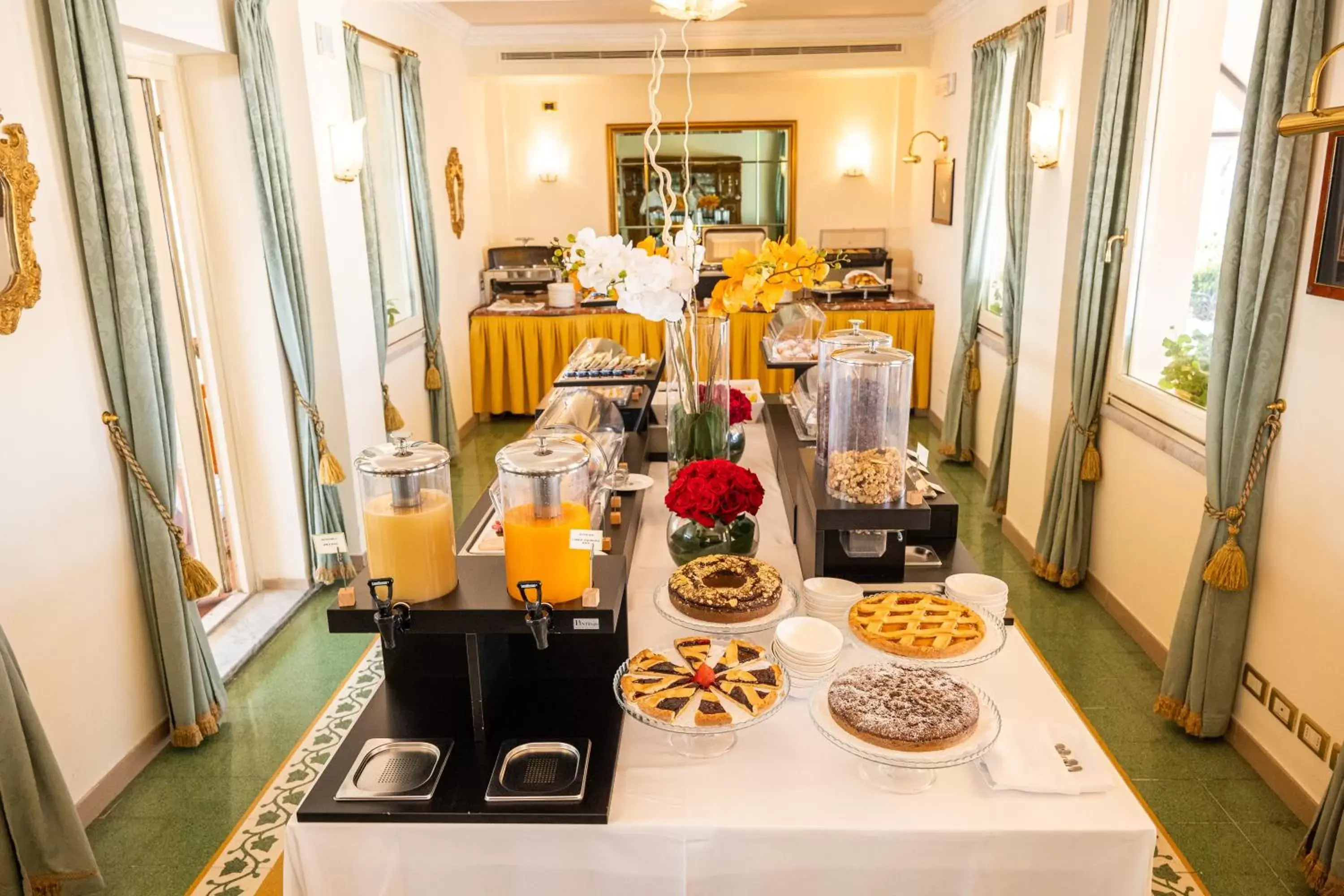 Breakfast, Restaurant/Places to Eat in Hotel Mecenate Palace
