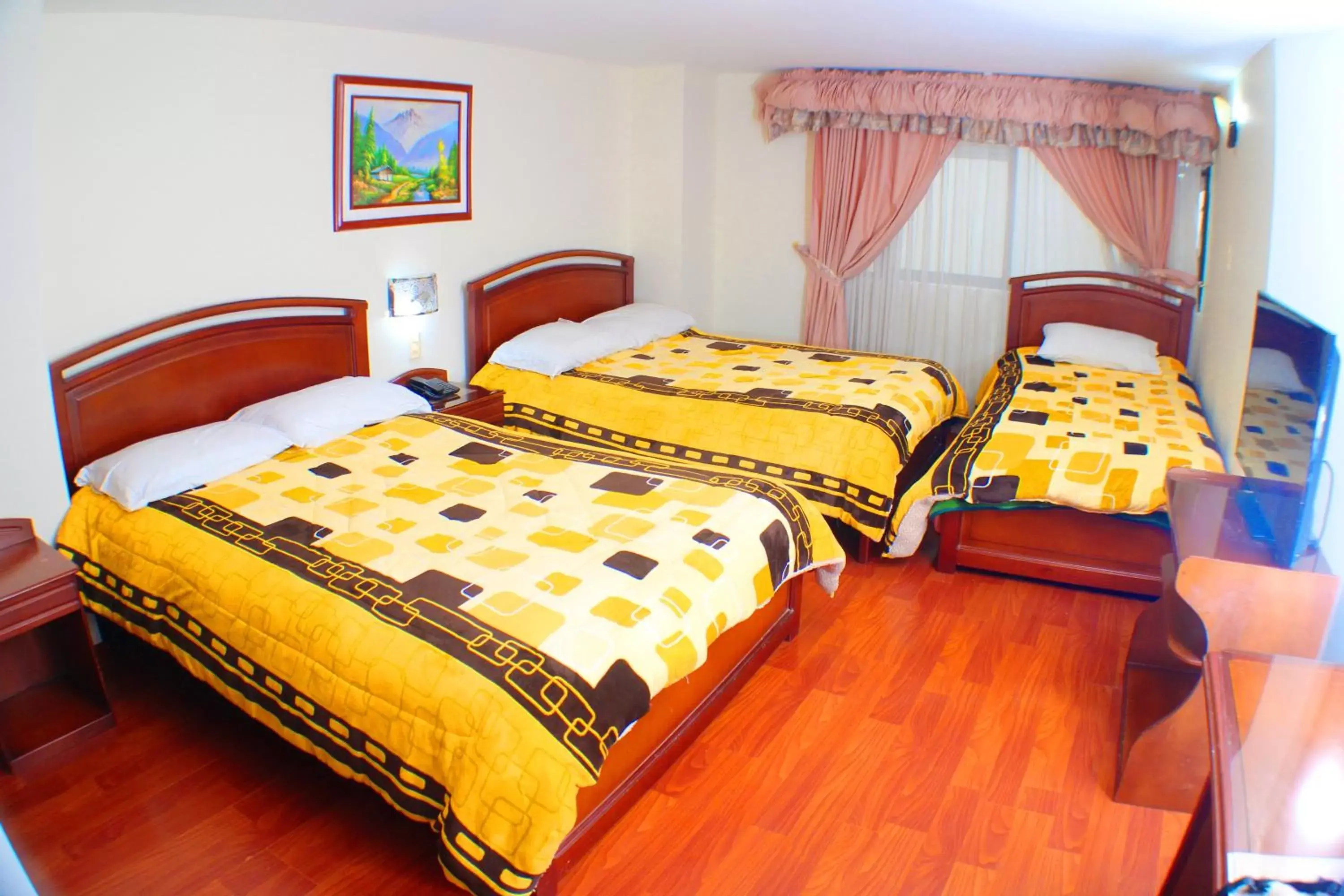 Family Room in Hotel Santa Isabel 2 Family Room in Hotel Santa Isabel 2