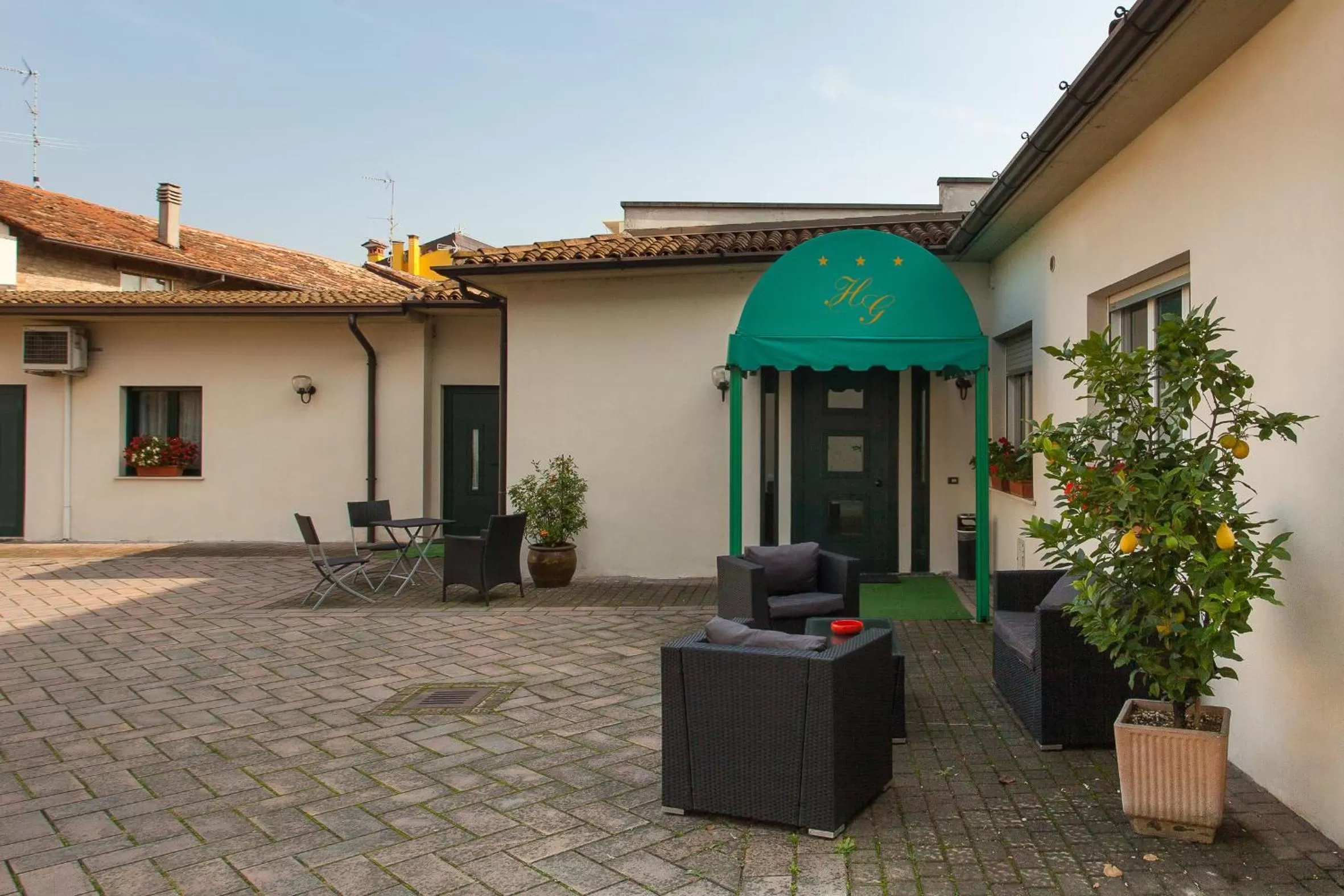 Patio in Hotel Gambara