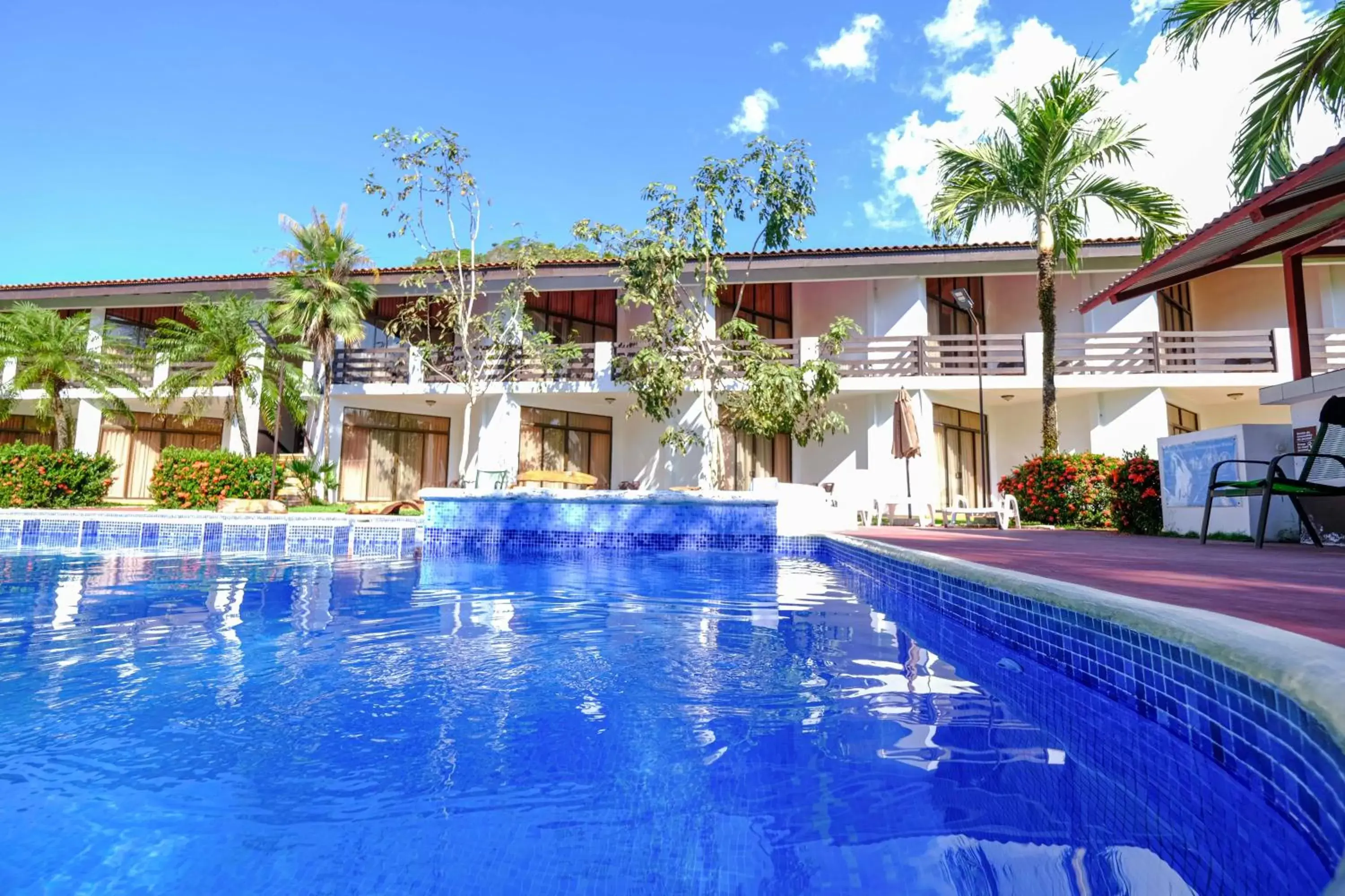 Property building, Swimming Pool in Hotel Terraza del Pacifico