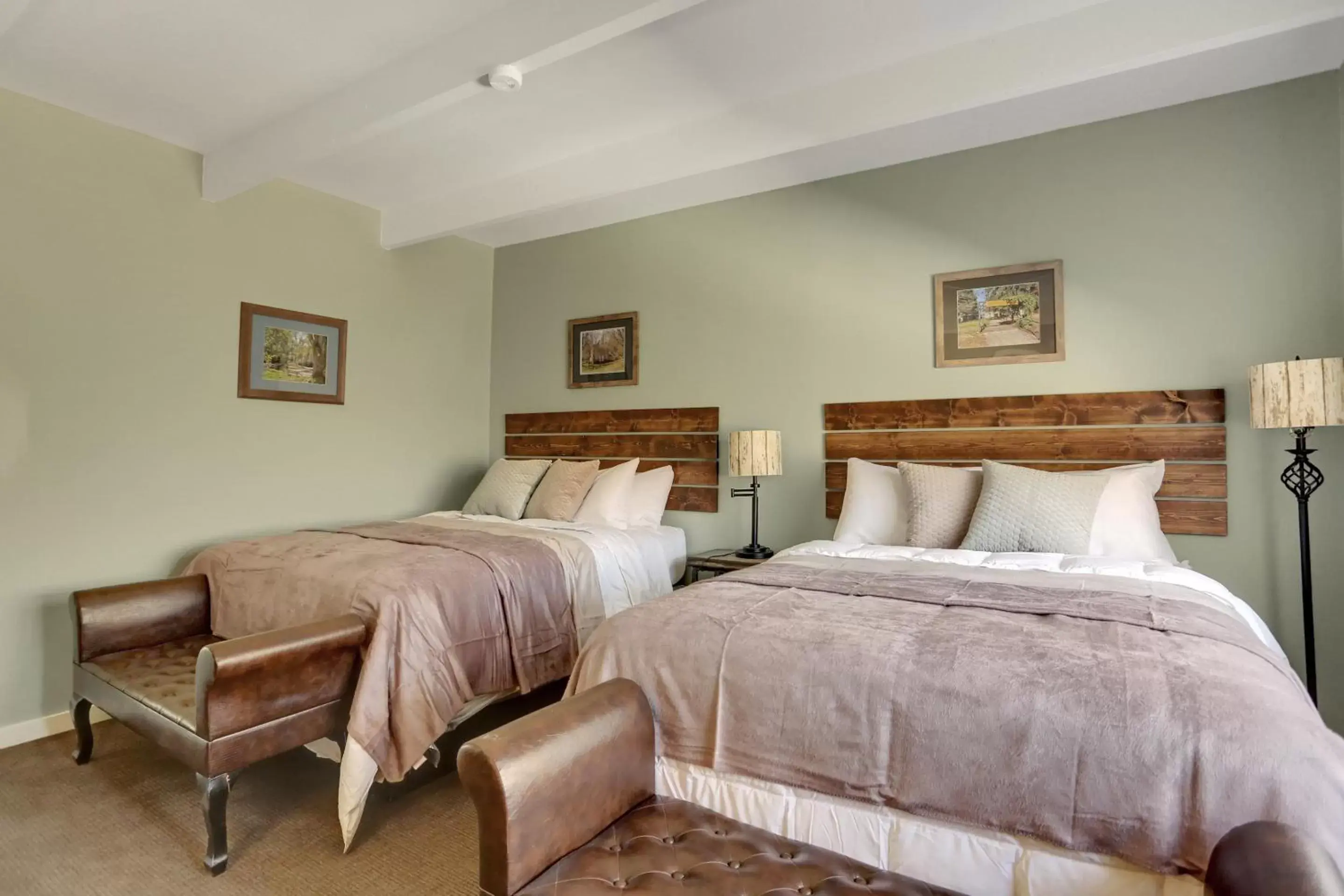 Bed in Allenberry Resort