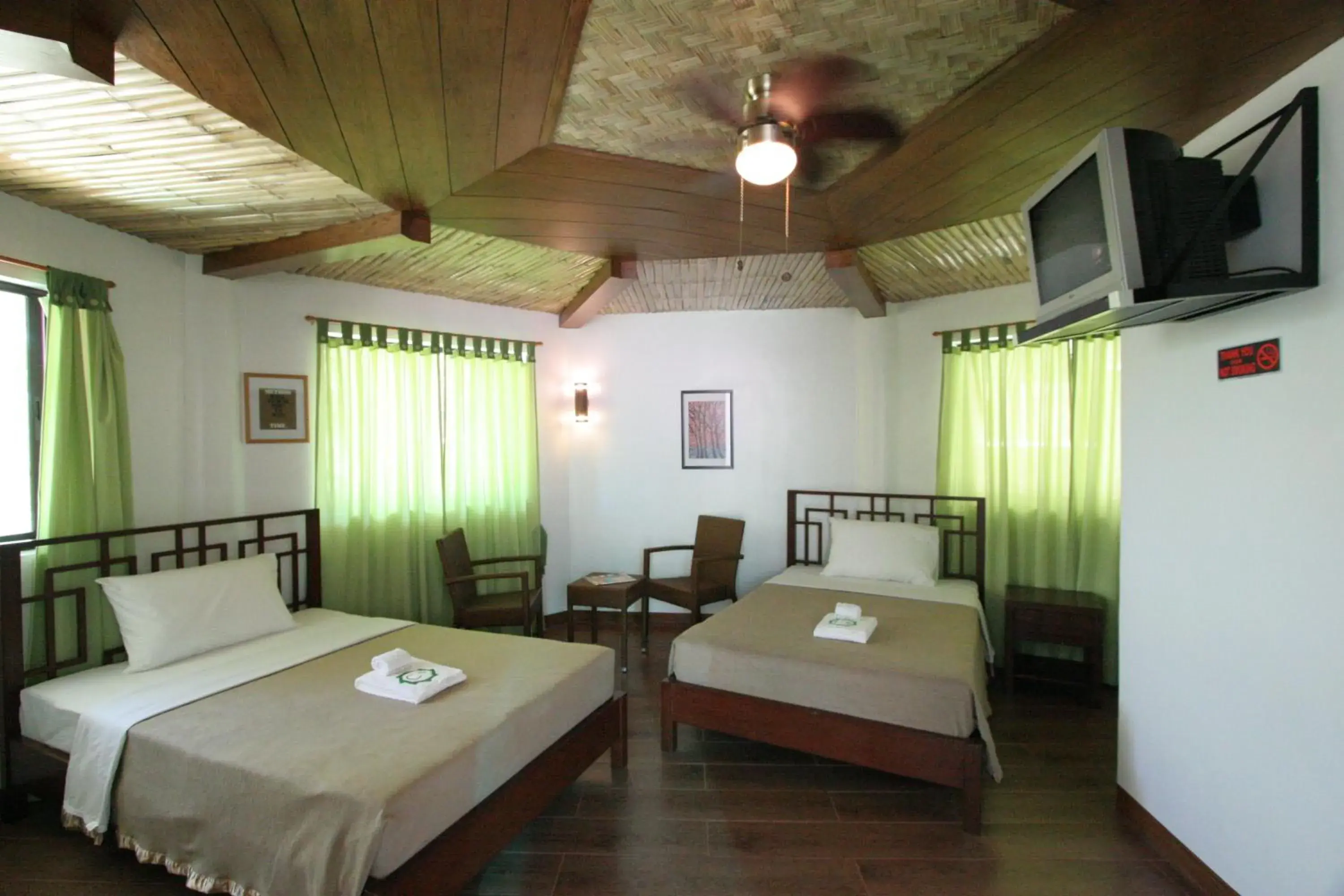 Bed in Coron Hilltop View Resort Bed in Coron Hilltop View Resort
