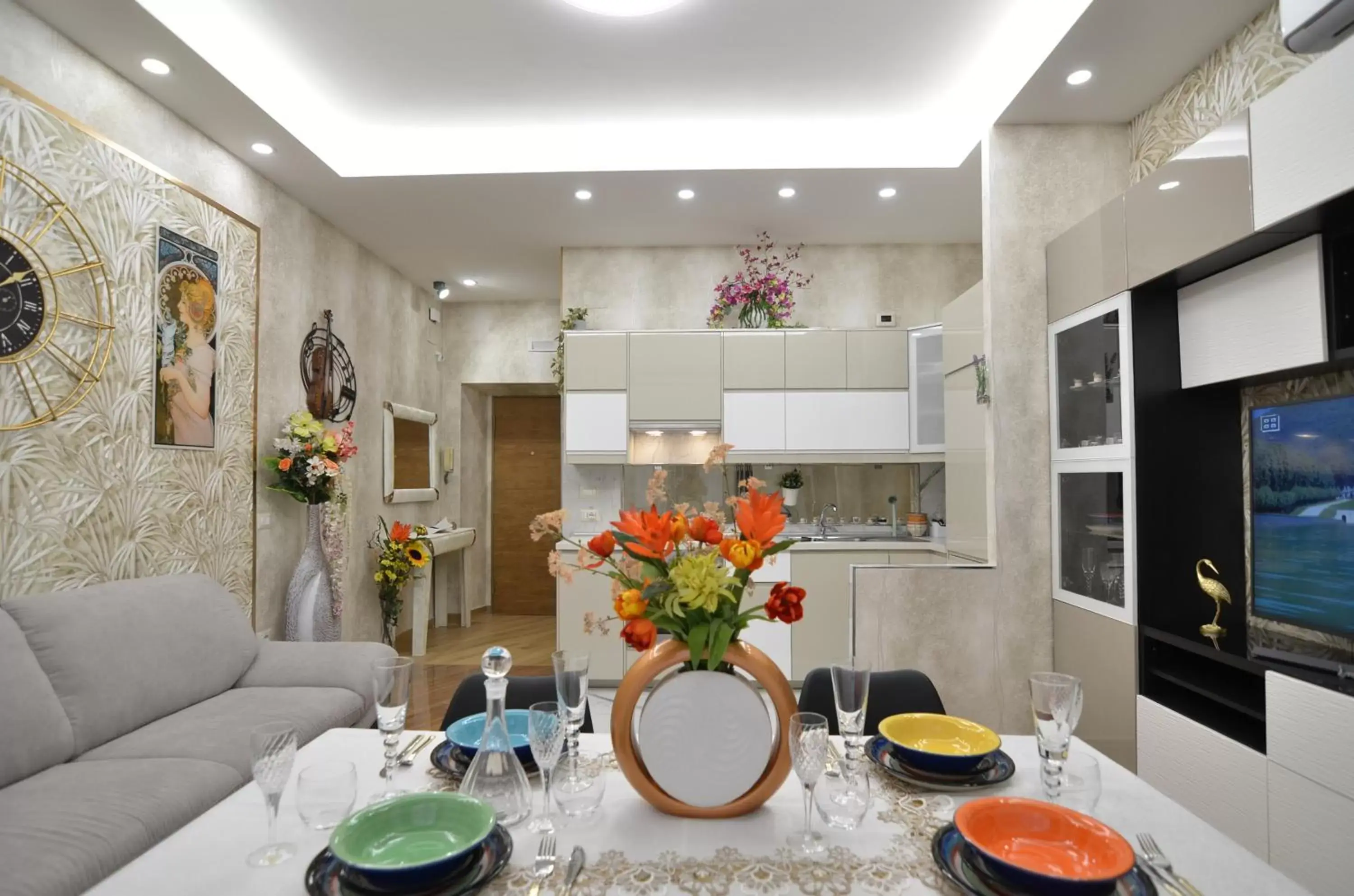 Living room, Dining Area in CASERTA DELUXE BIS