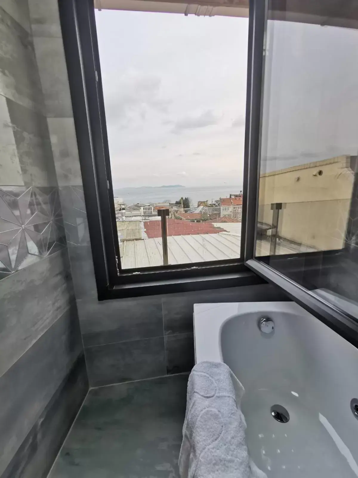 Sea view, Bathroom in Agora Boutique Hotel & Bistro