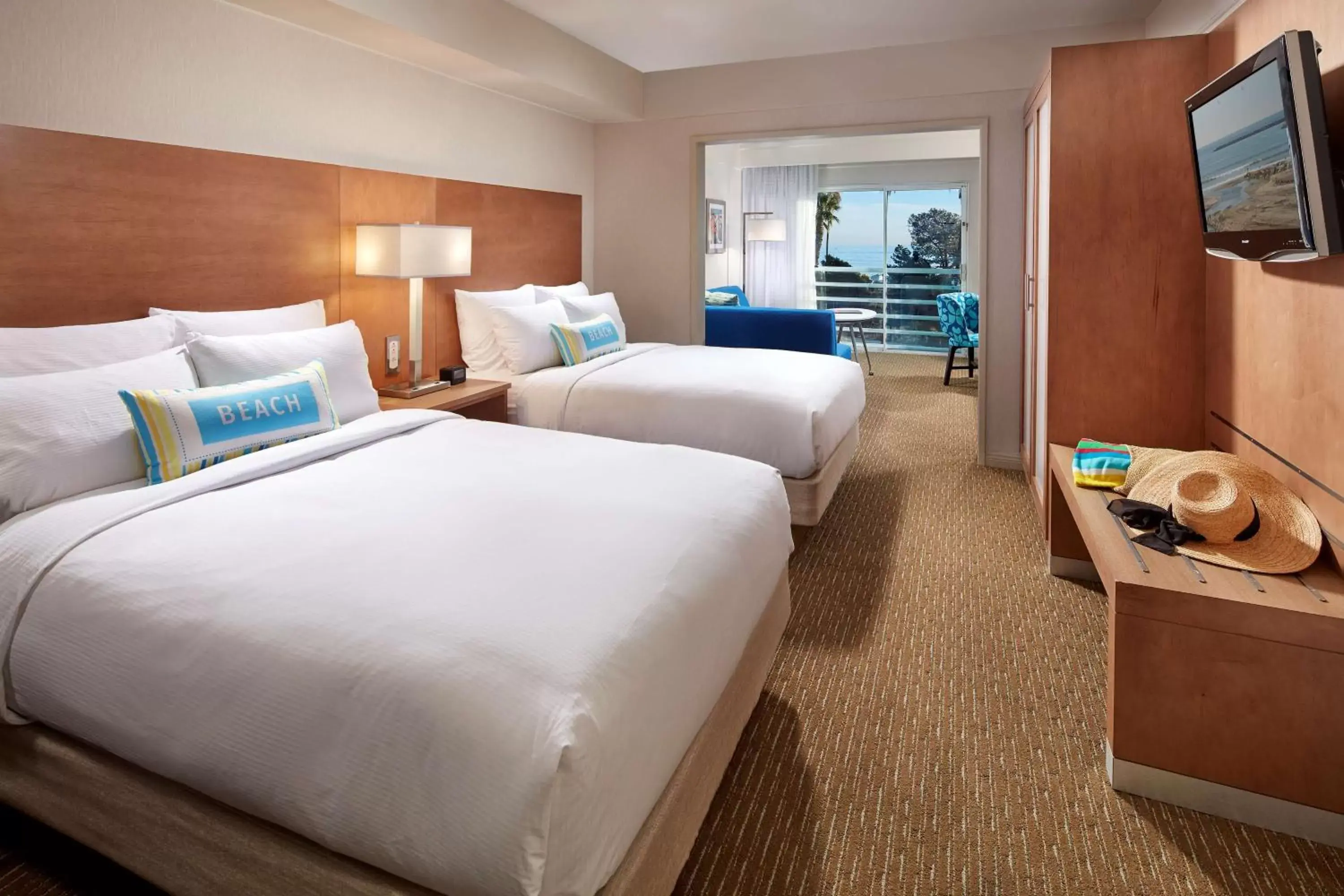 Bed in DoubleTree Suites by Hilton Doheny Beach