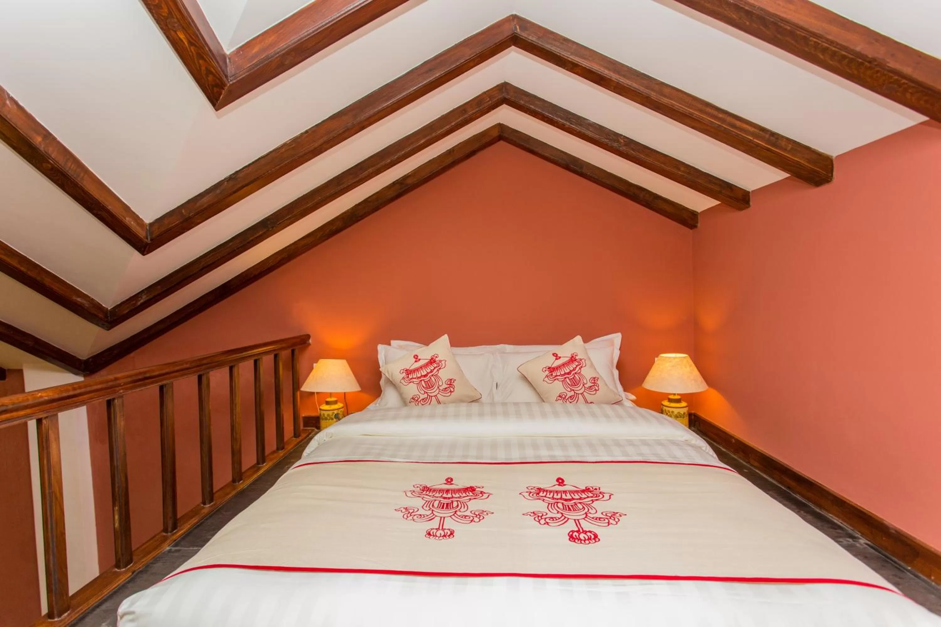 Bedroom, Bed in Baber Mahal Vilas - The Heritage Hotel