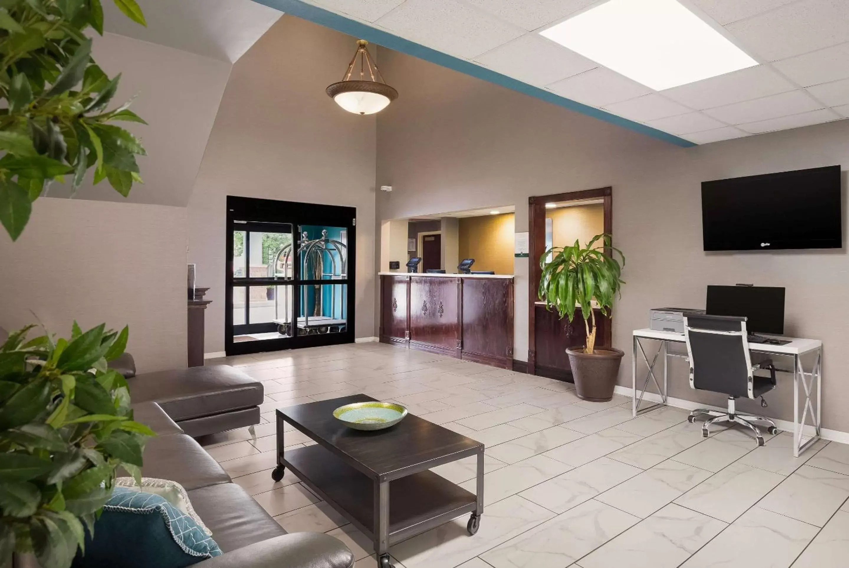 Lobby or reception, Seating Area in Quality Inn Thomasville-Northpark