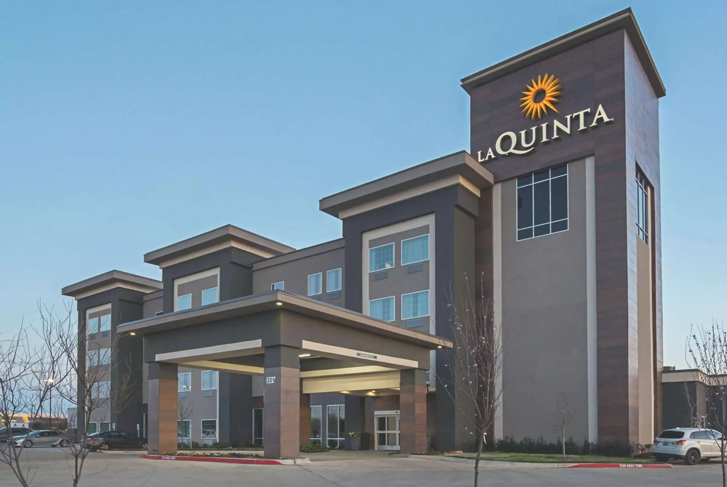 Property Building in La Quinta by Wyndham Dallas - Wylie