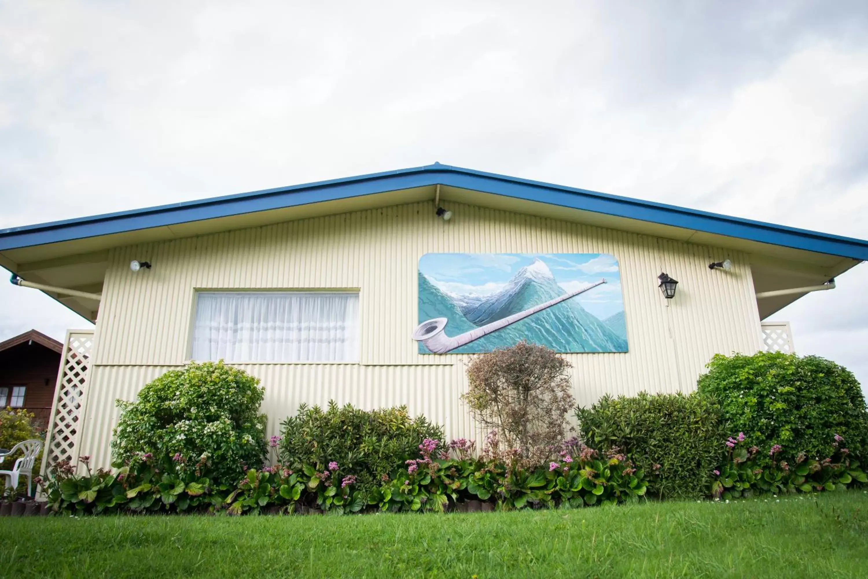 Property Building in Alpenhorn Motel