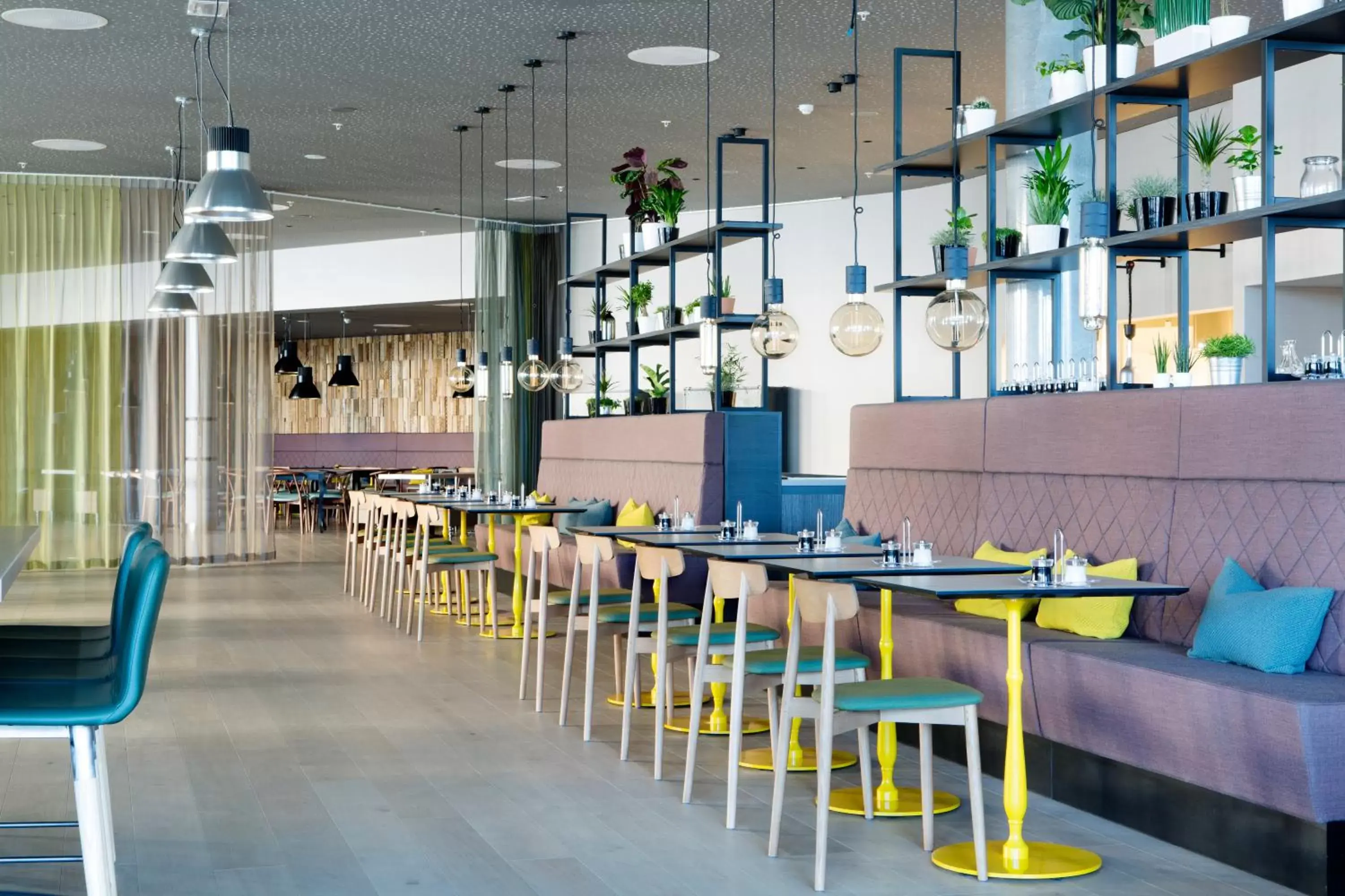 Restaurant/places to eat in Comfort Hotel Bergen Airport