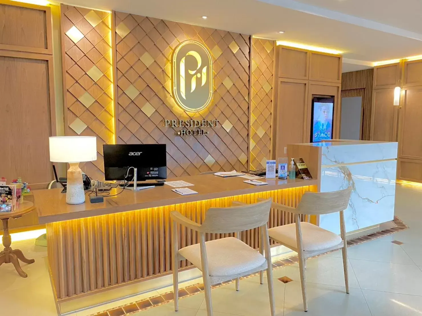 Lobby or reception in President Hotel Udonthani