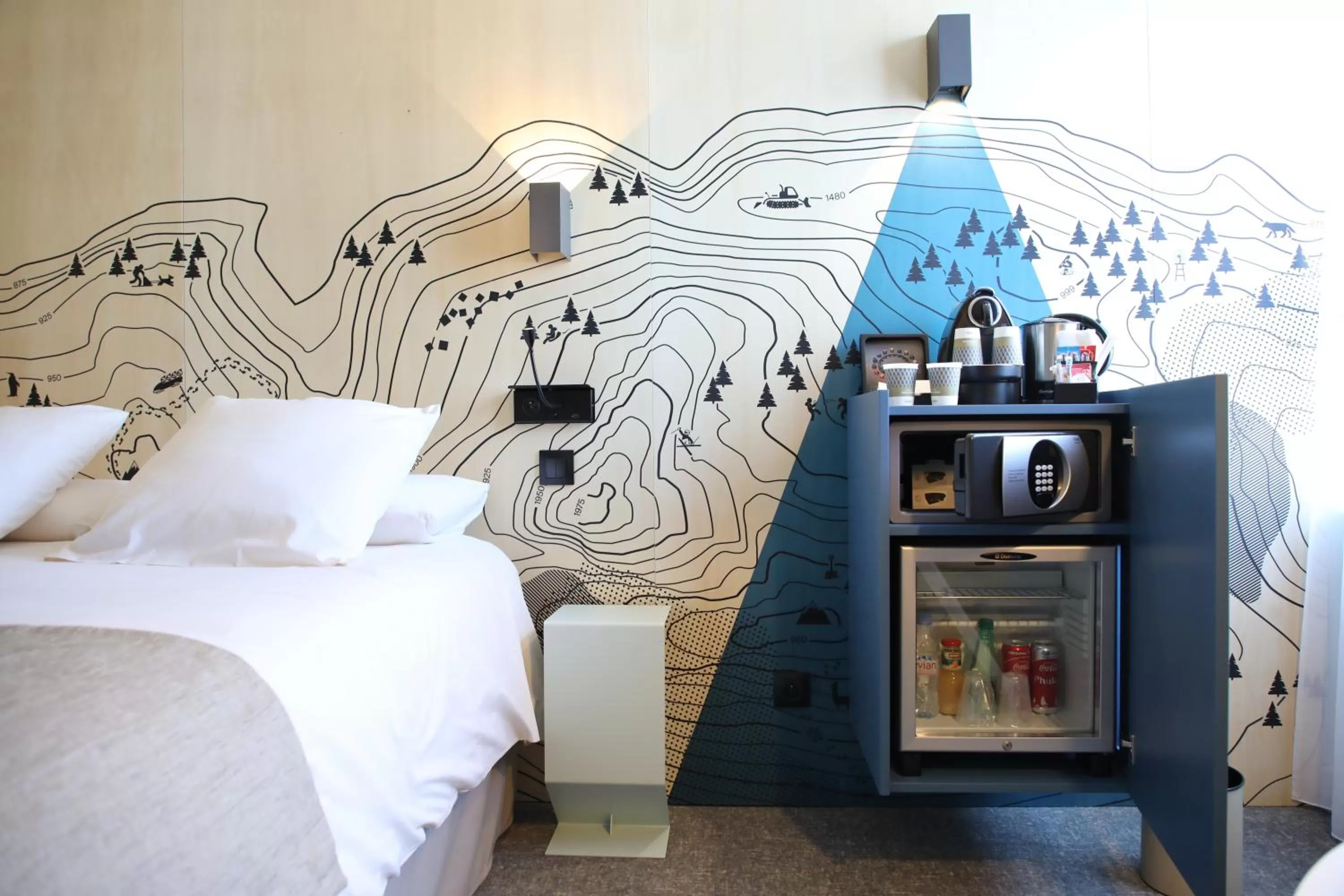 Drinks, Bed in Mercure Grenoble Centre Alpotel