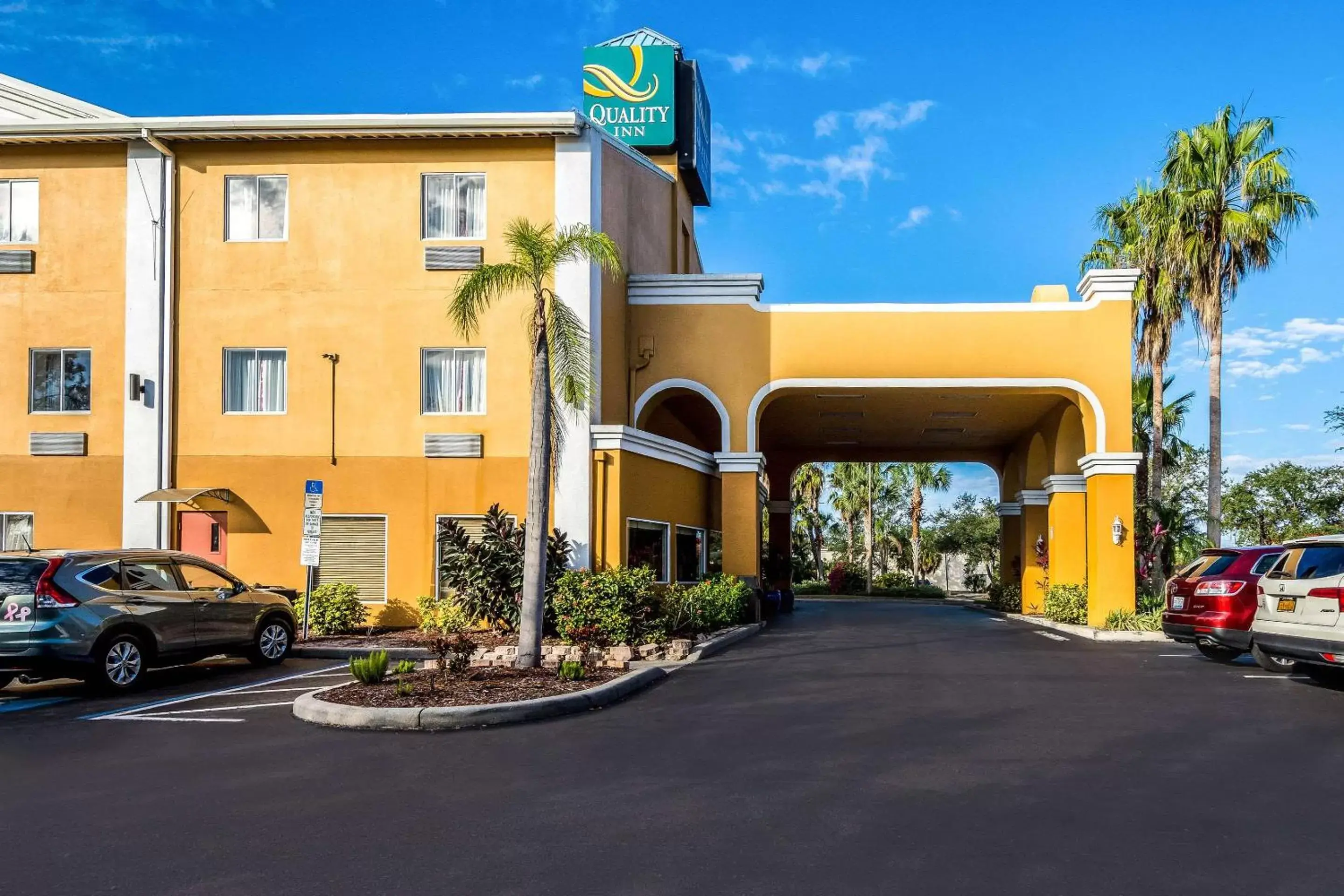 Property Building in Quality Inn Sarasota I-75