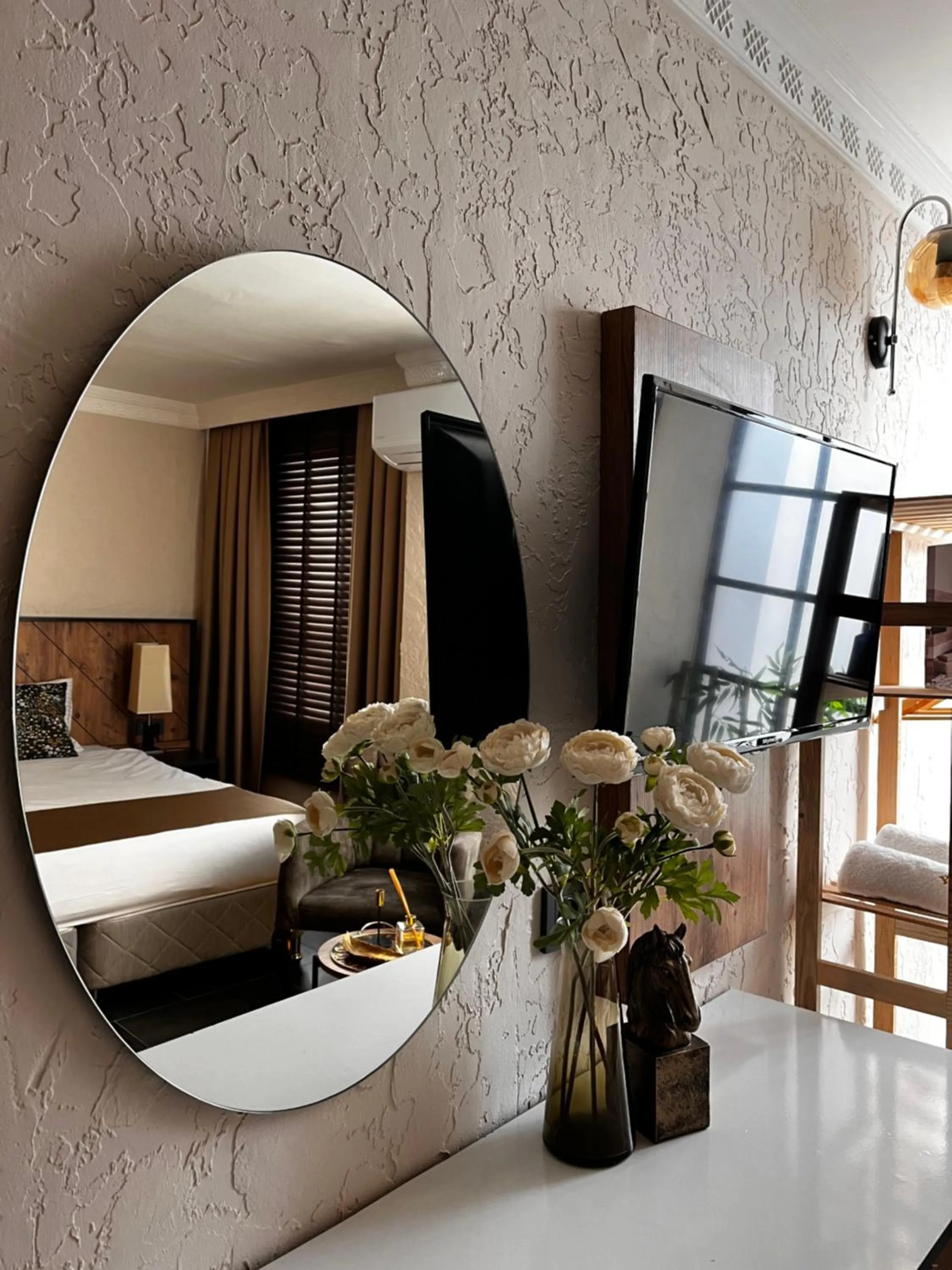 Living room, Bed in PRIVADO HOTELS