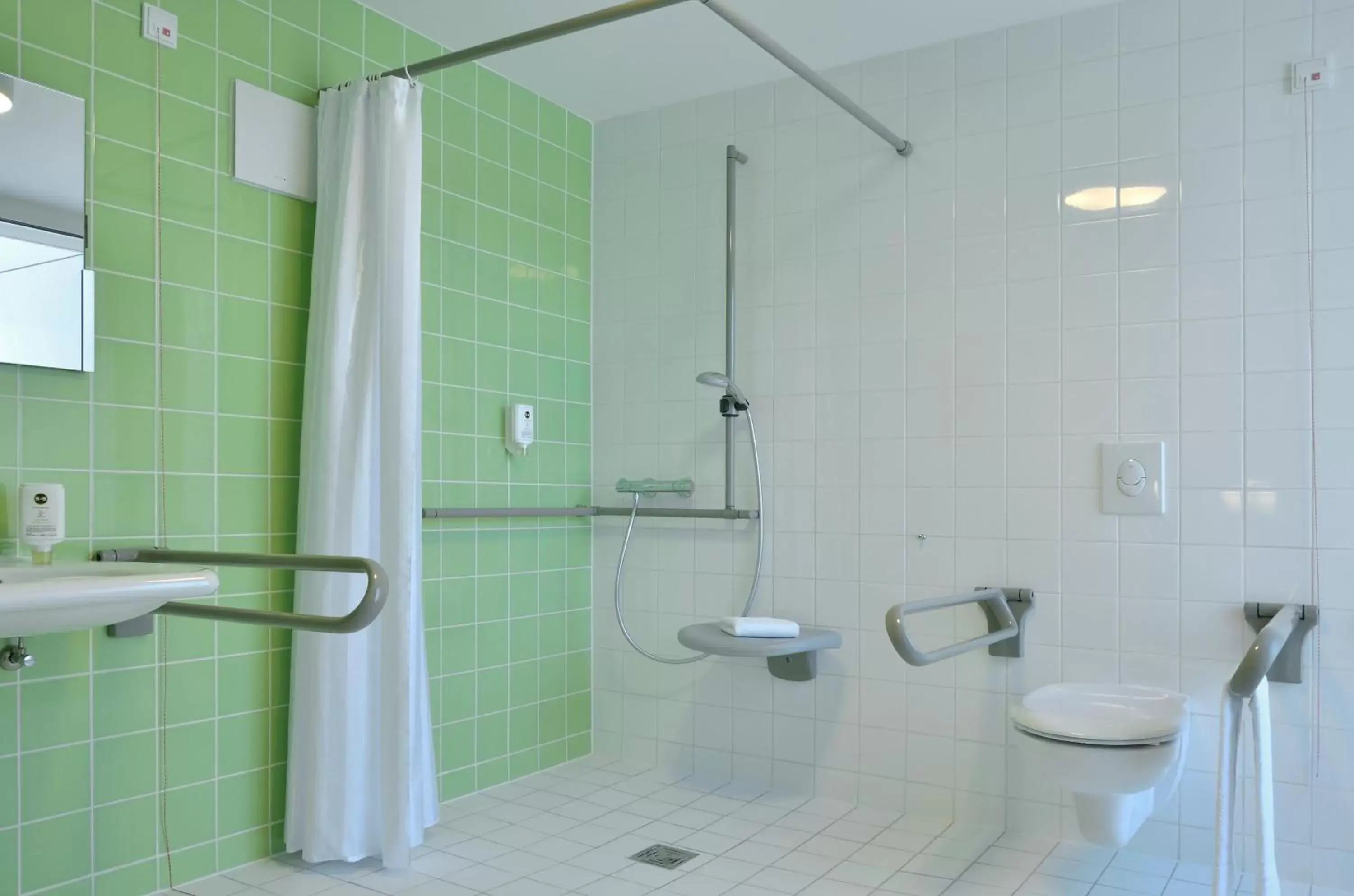 Bathroom in B&B Hotel Berlin-Tiergarten