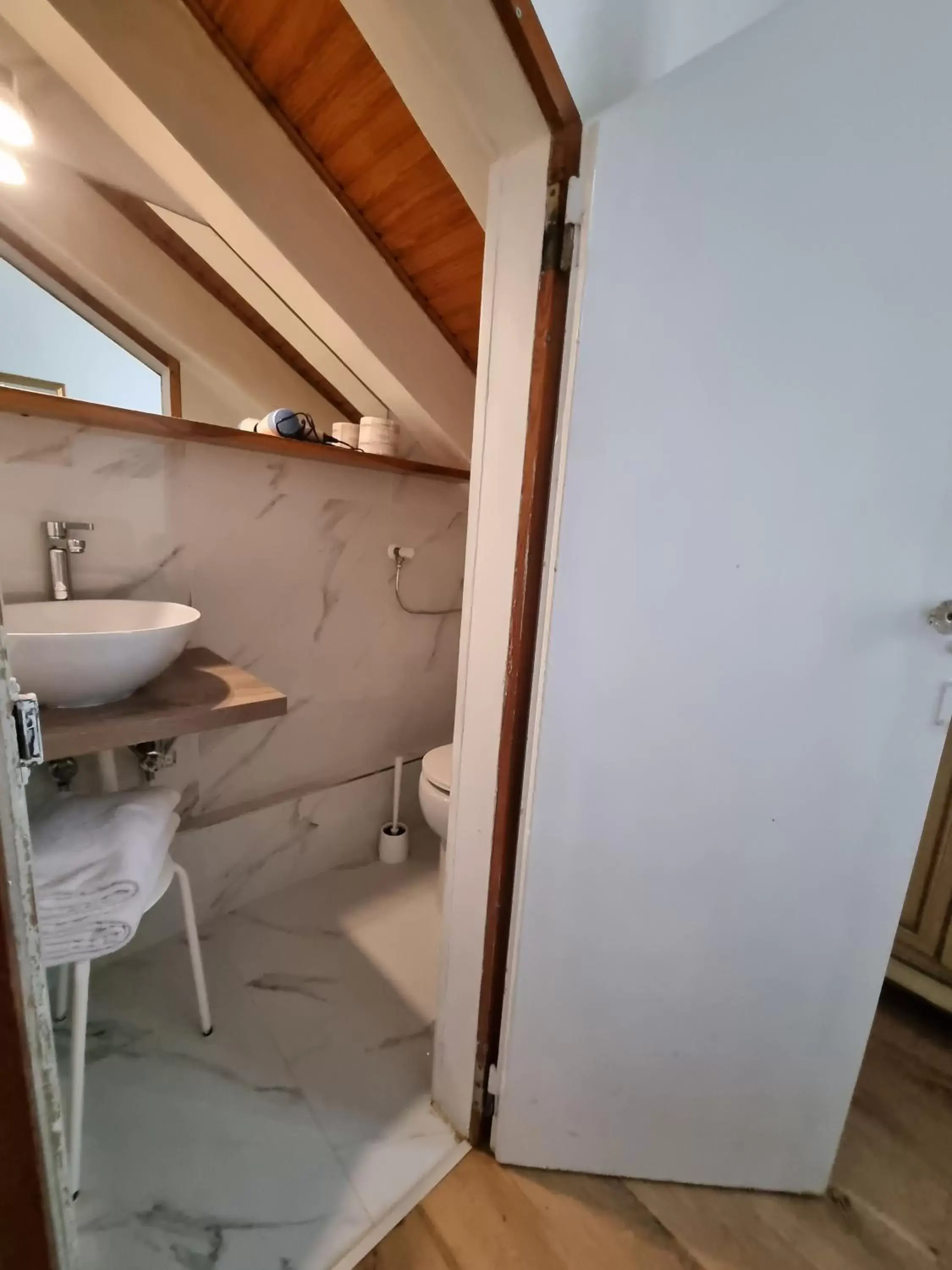 Bathroom in Albergo Casa Peron