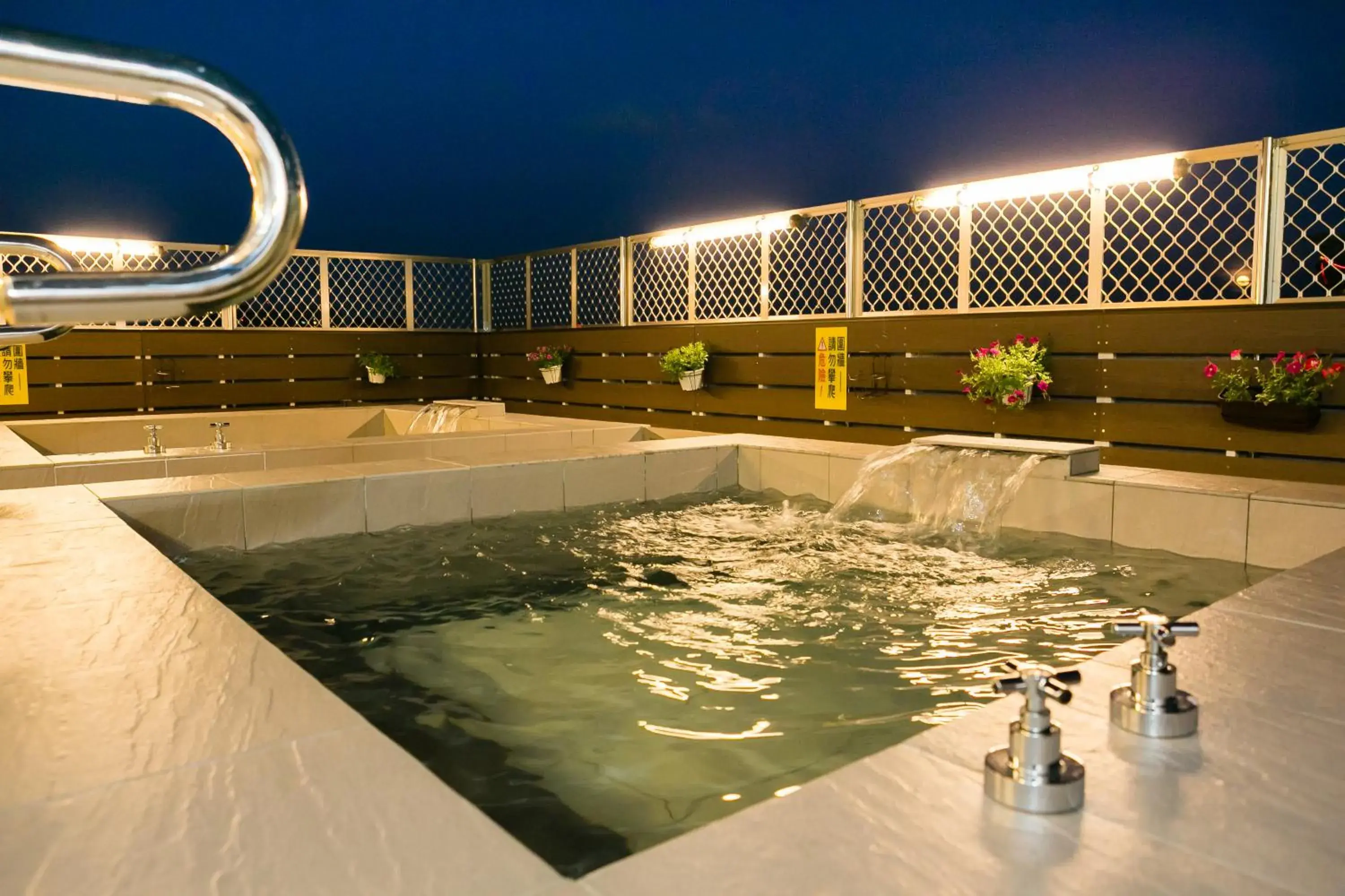 Open Air Bath in Royal Gold Hotel