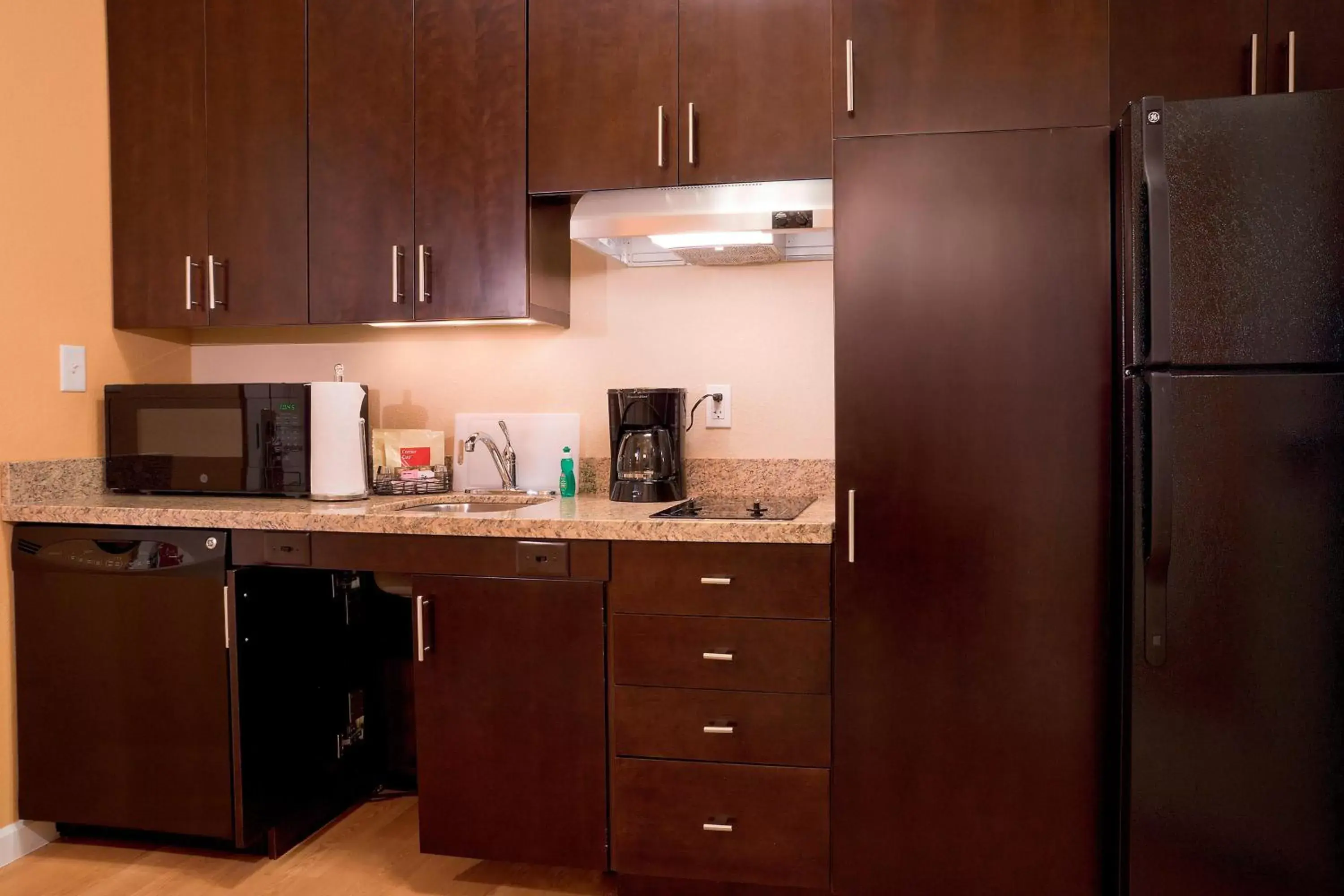 Kitchen or kitchenette, Kitchen/Kitchenette in TownePlace Suites by Marriott Dodge City