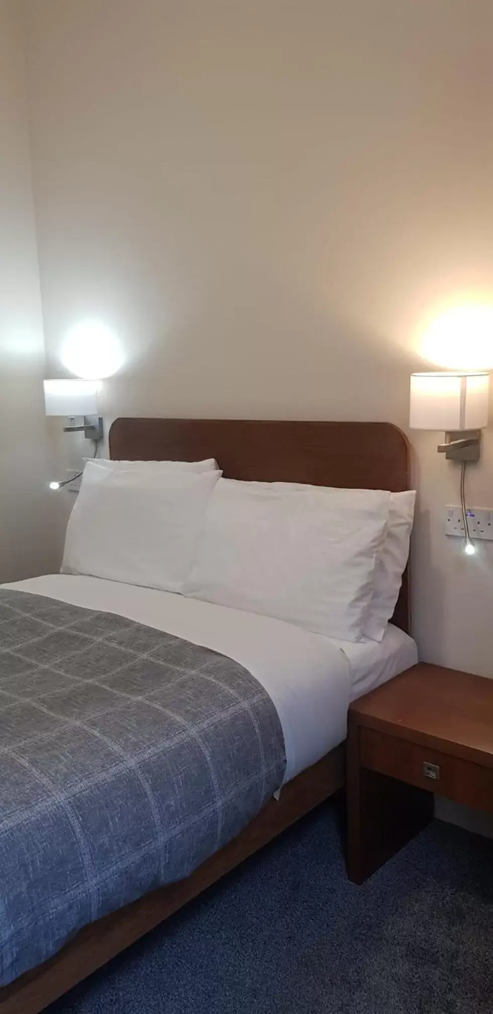 Bed in Aberdeen House Bed in Aberdeen House