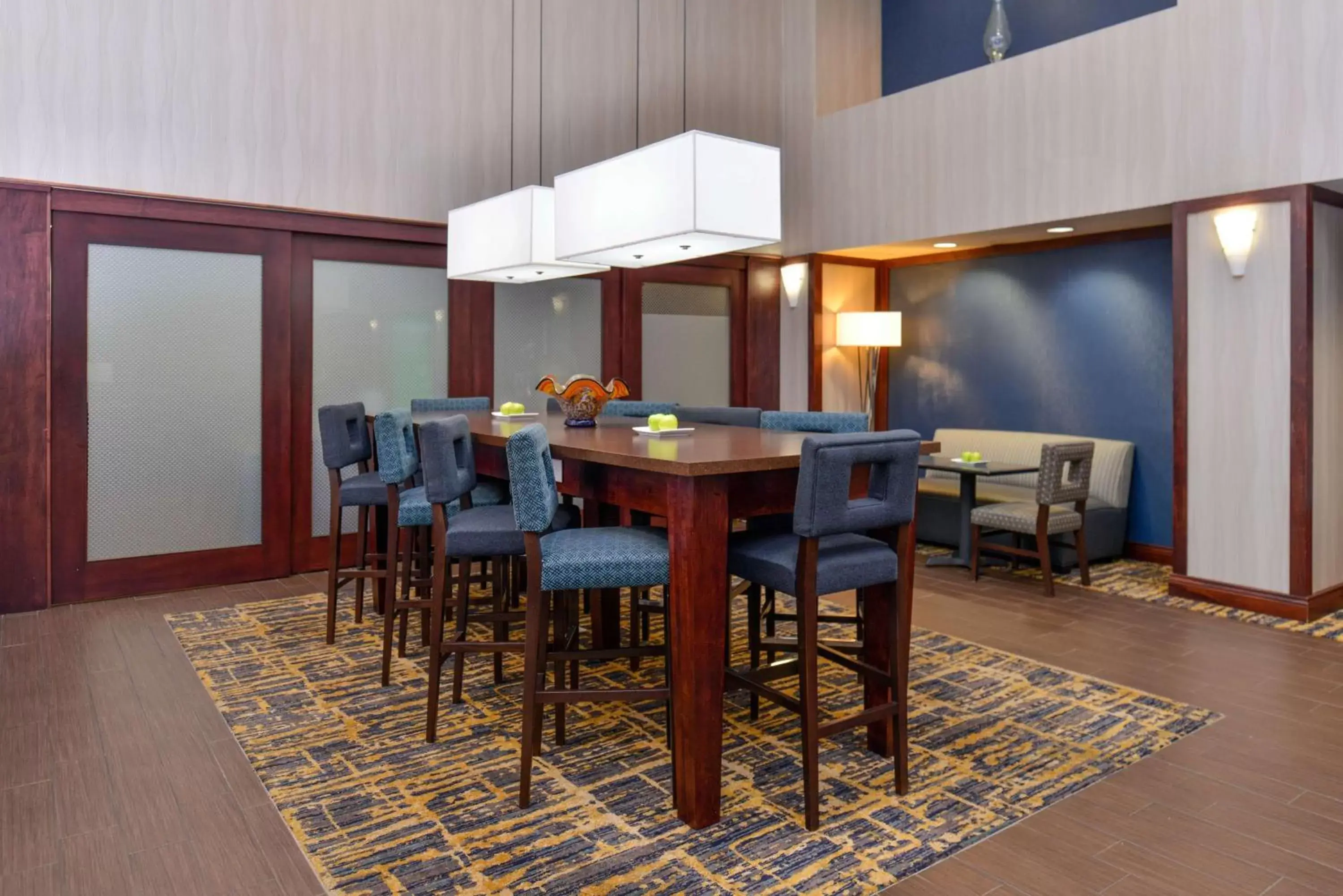 Restaurant/places to eat in Hampton Inn & Suites Muncie