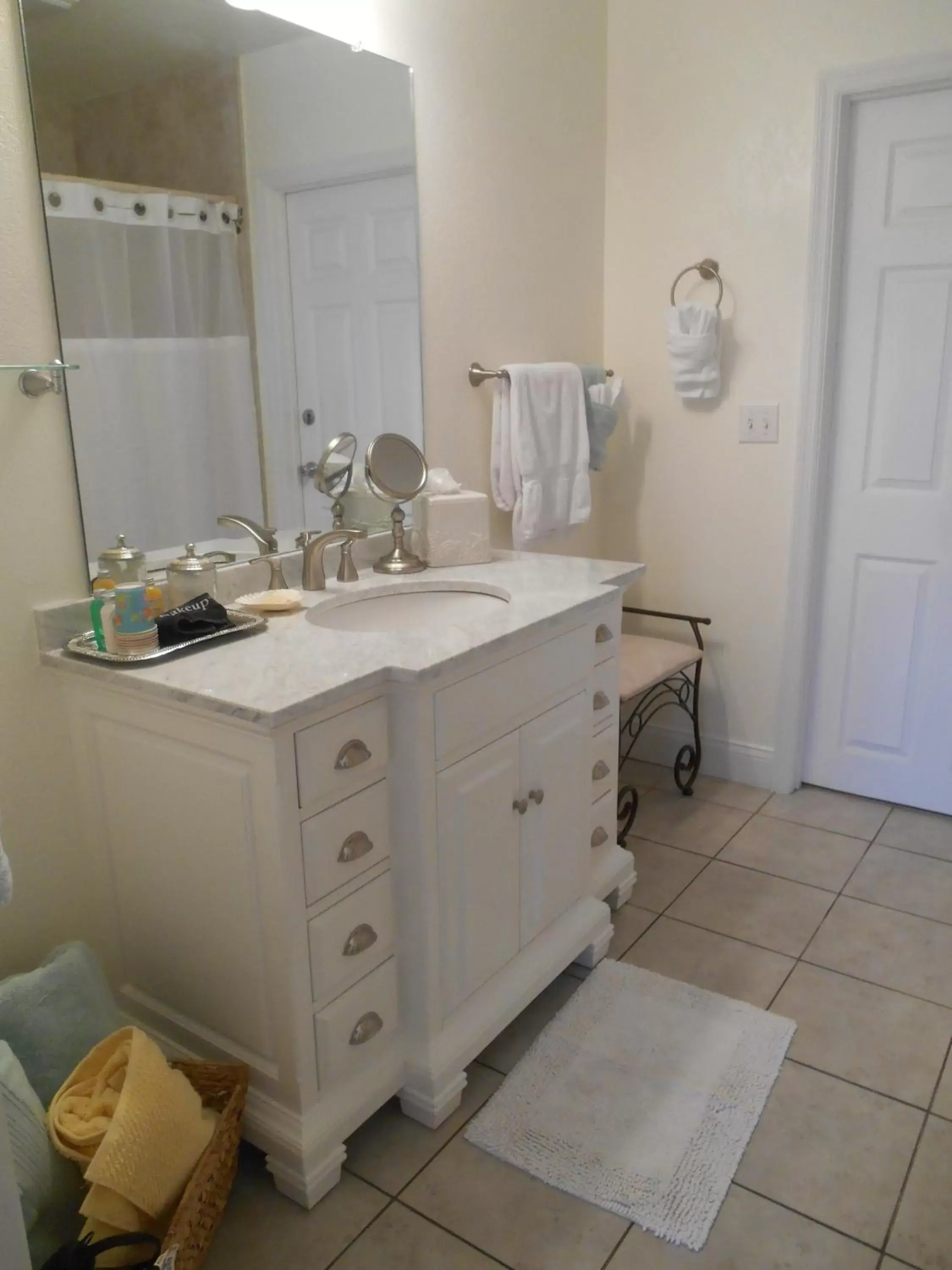 Bathroom in Windemere Inn by the Sea