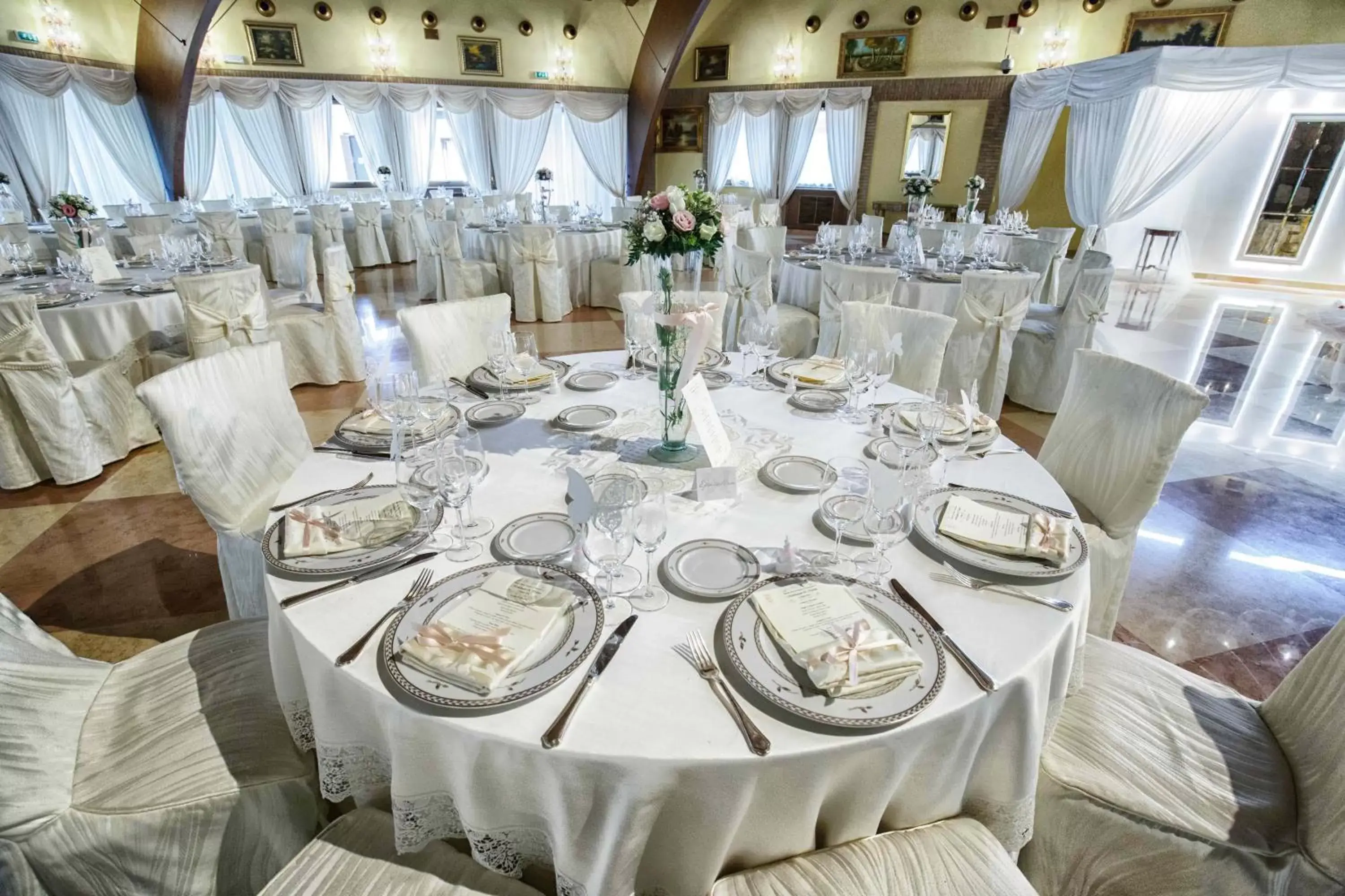 Restaurant/places to eat, Banquet Facilities in Grand Hotel Vigna Nocelli