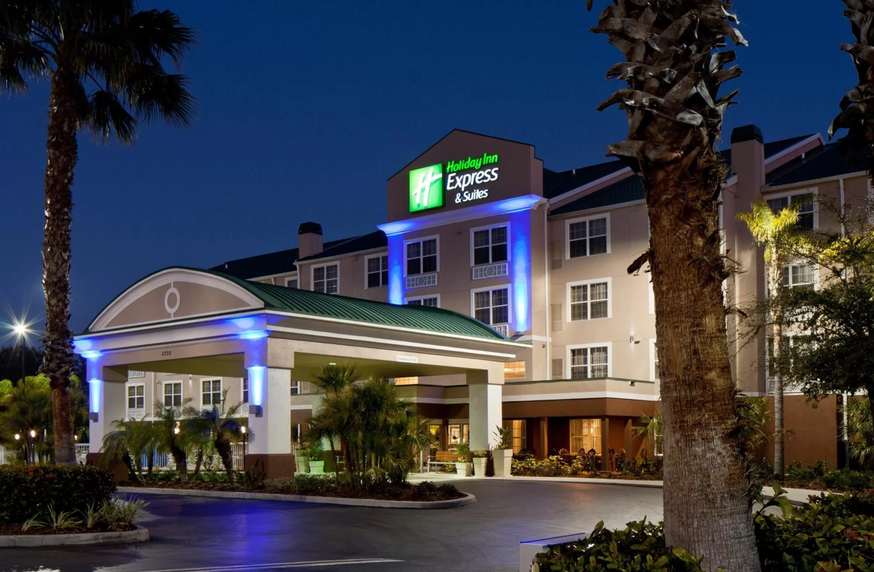 Property building in Holiday Inn Express & Suites Sarasota East by IHG