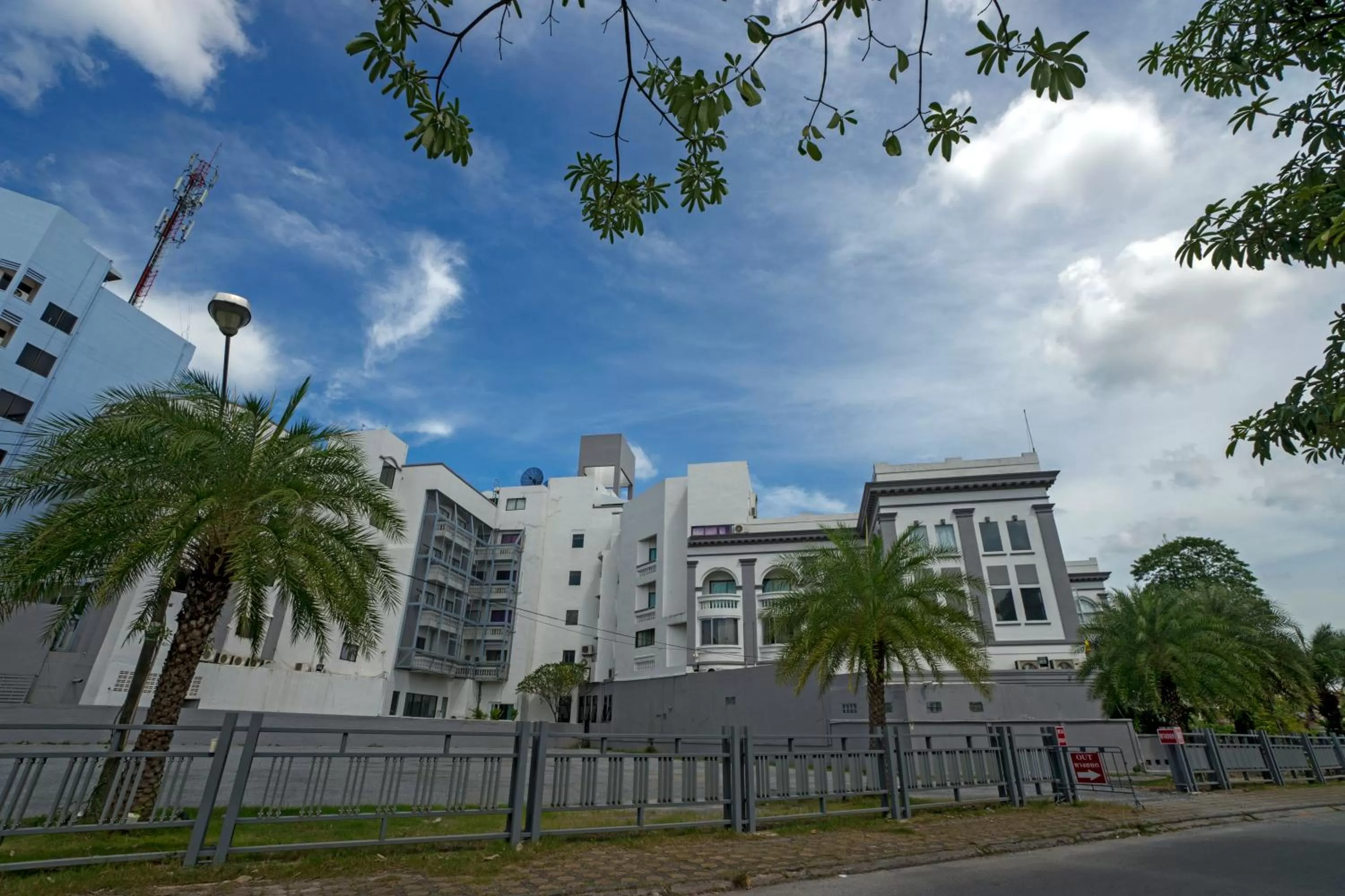 Kiss Gardenhome Chic Hotel