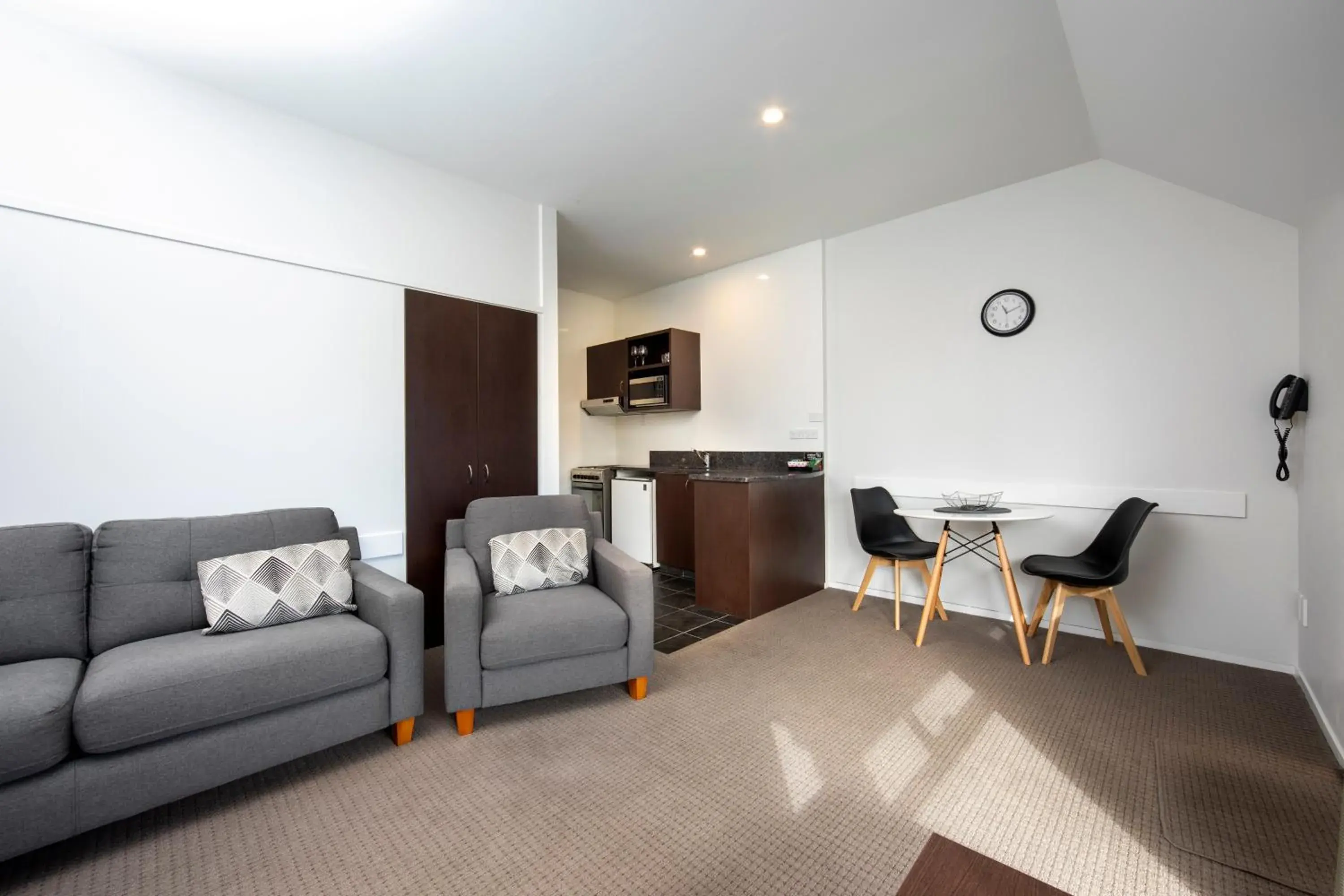 Living room, Seating Area in Ashford Motor Lodge