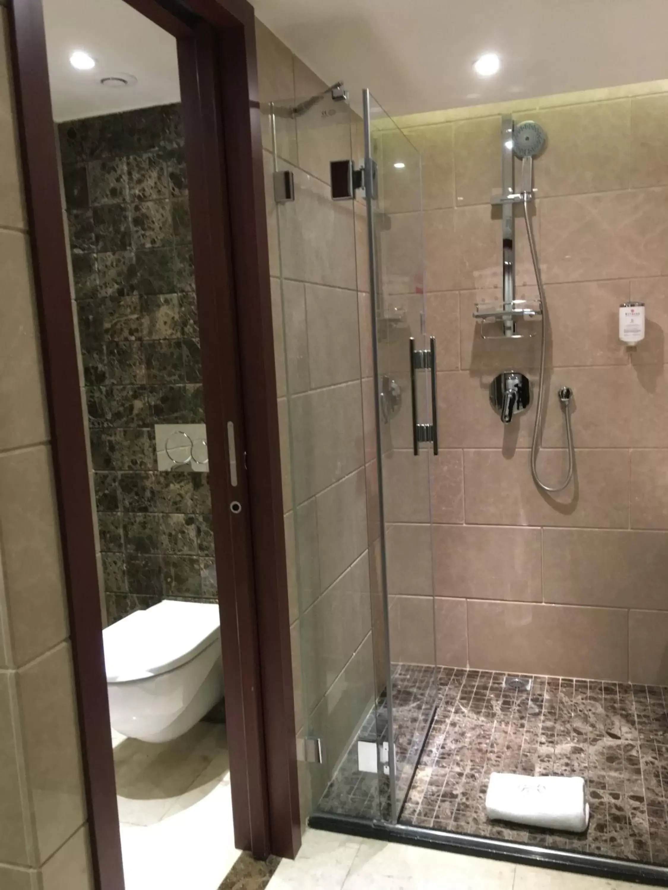 Bathroom in Hôtel Huatian Chinagora