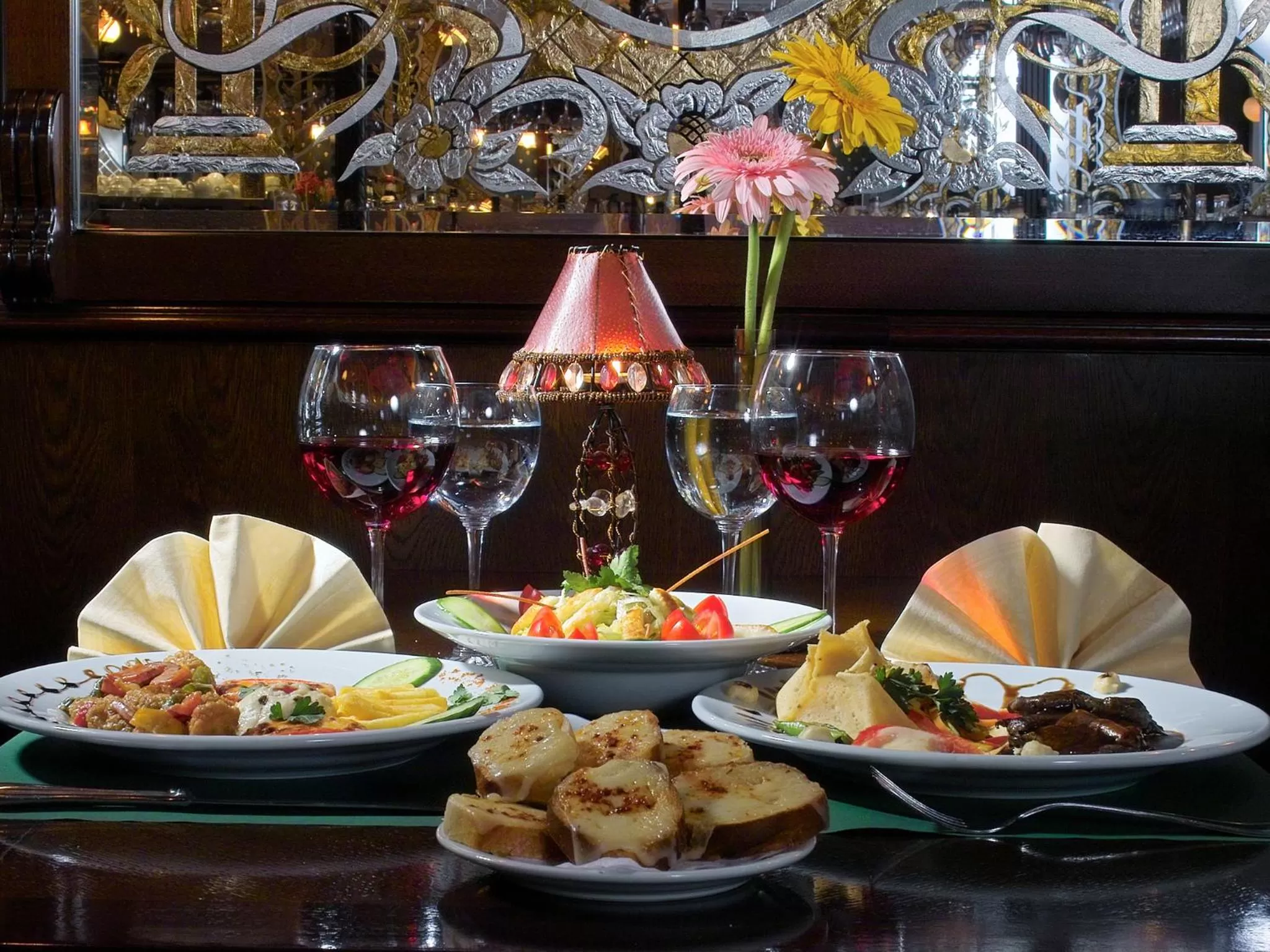 Restaurant/places to eat in Germir Palas Hotel - Special Class