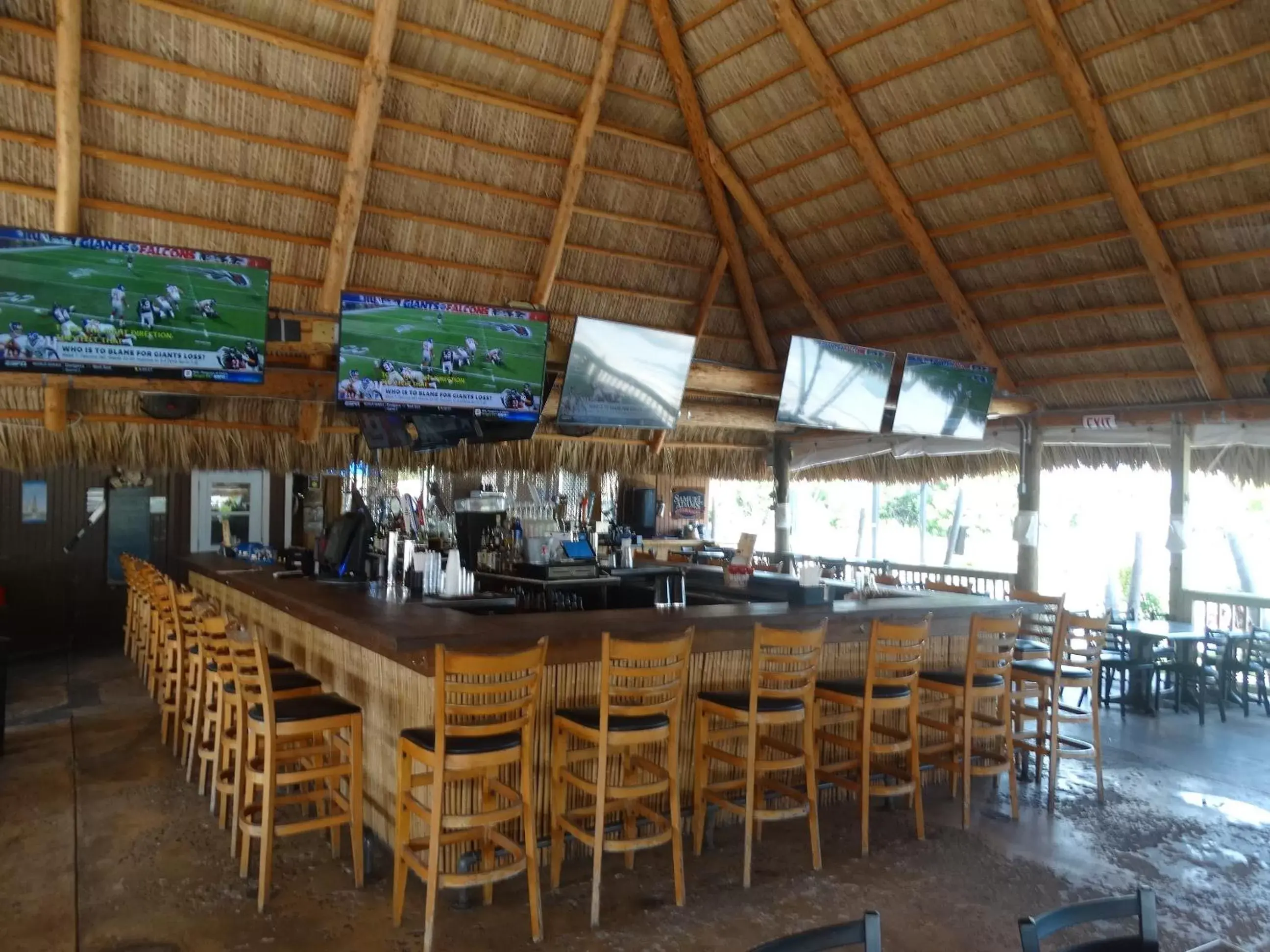 Restaurant/Places to Eat in Looe Key Reef Resort and Dive Center