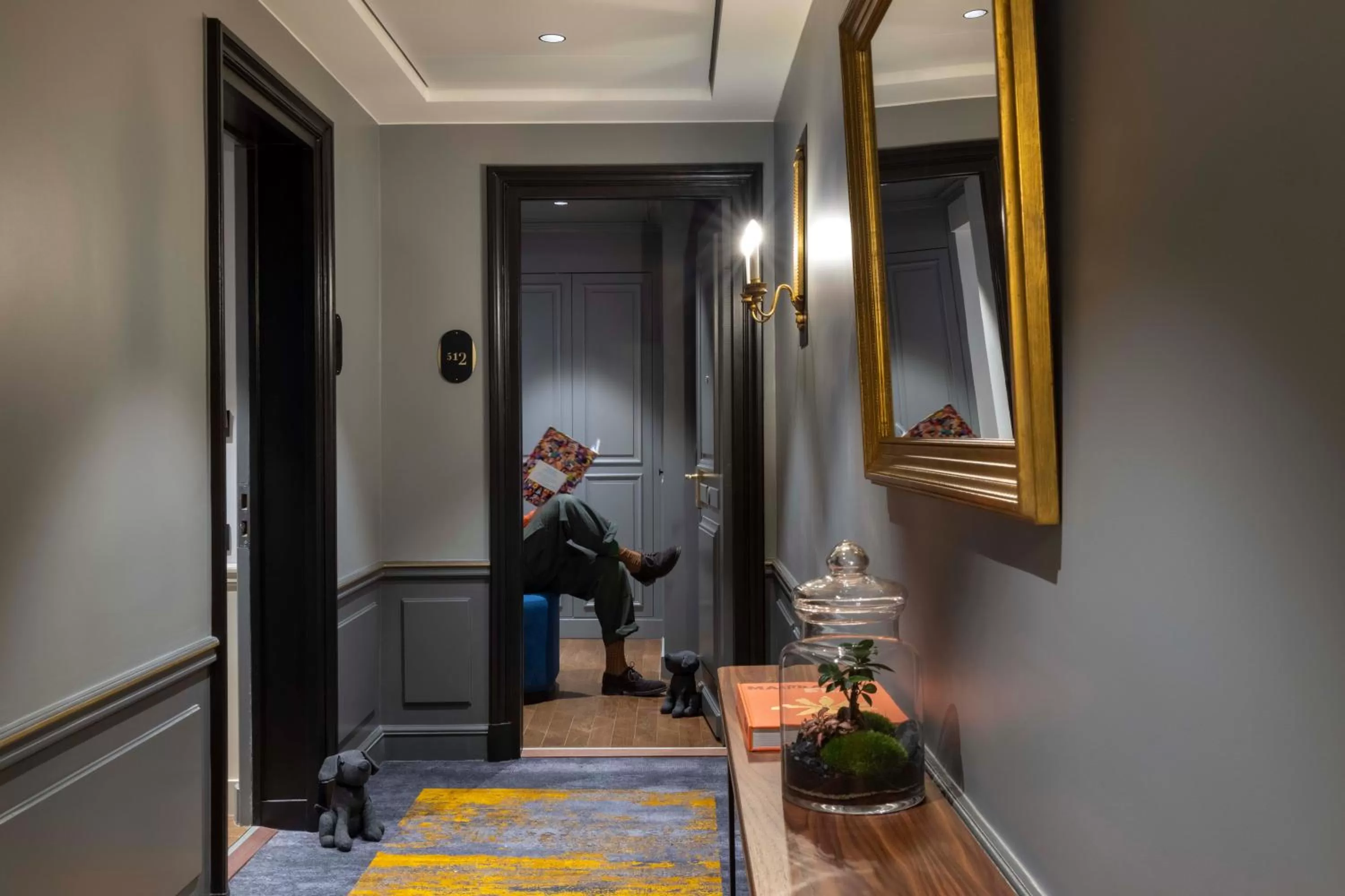 Family in Victoria Palace Hotel